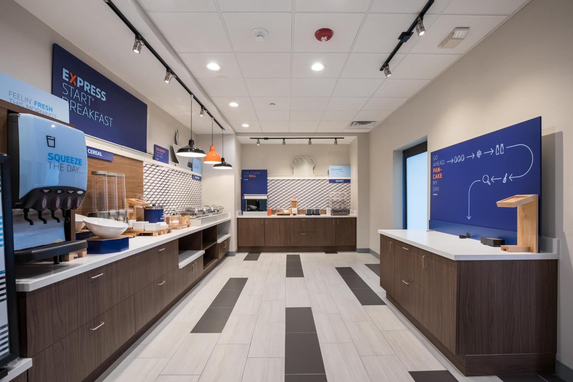 Holiday Inn Express & Suites Chicago - Hoffman Estates by IHG photo 50