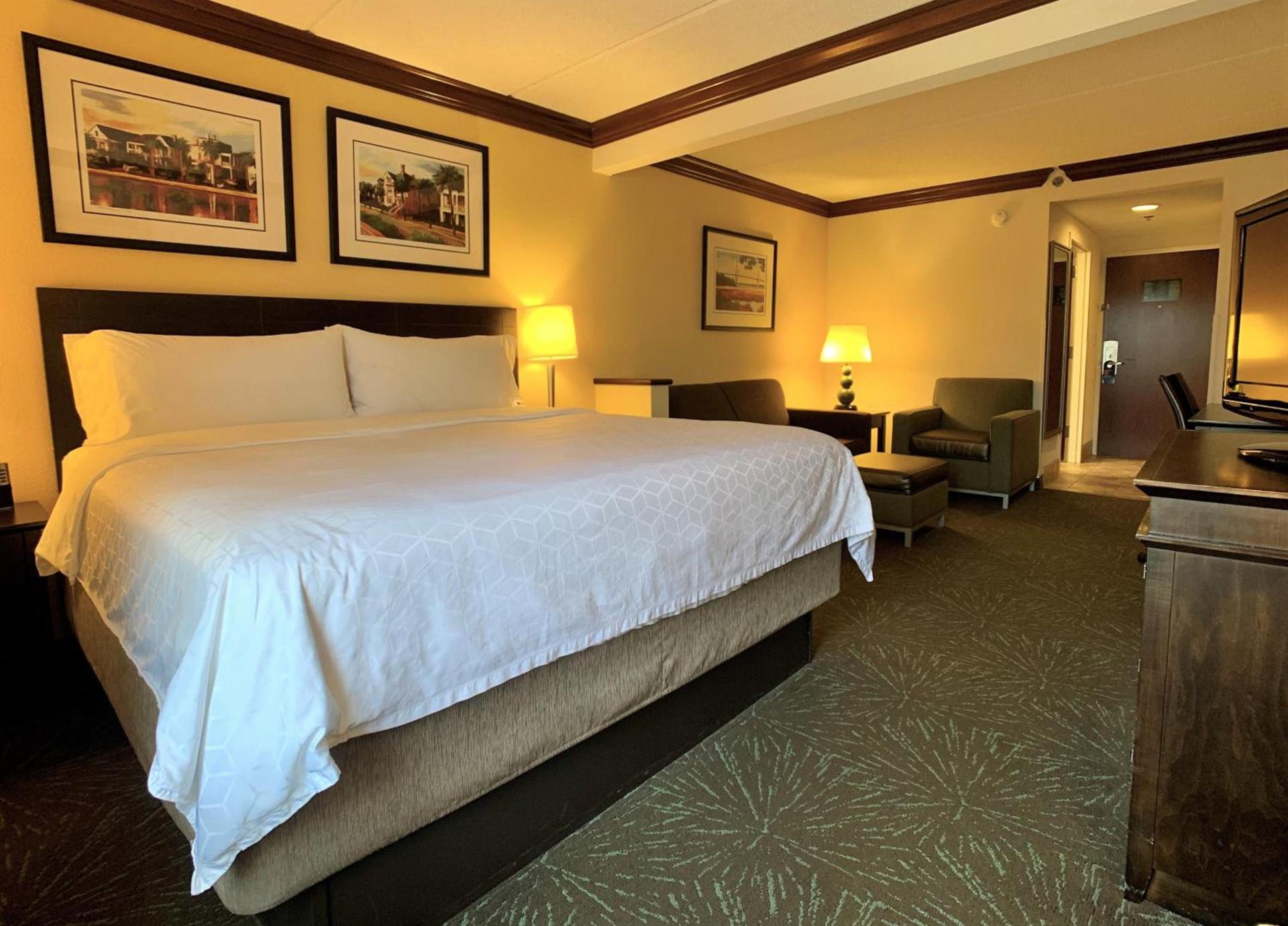 Holiday Inn Express Hotel & Suites Charleston - Northwoods by IHG photo 28