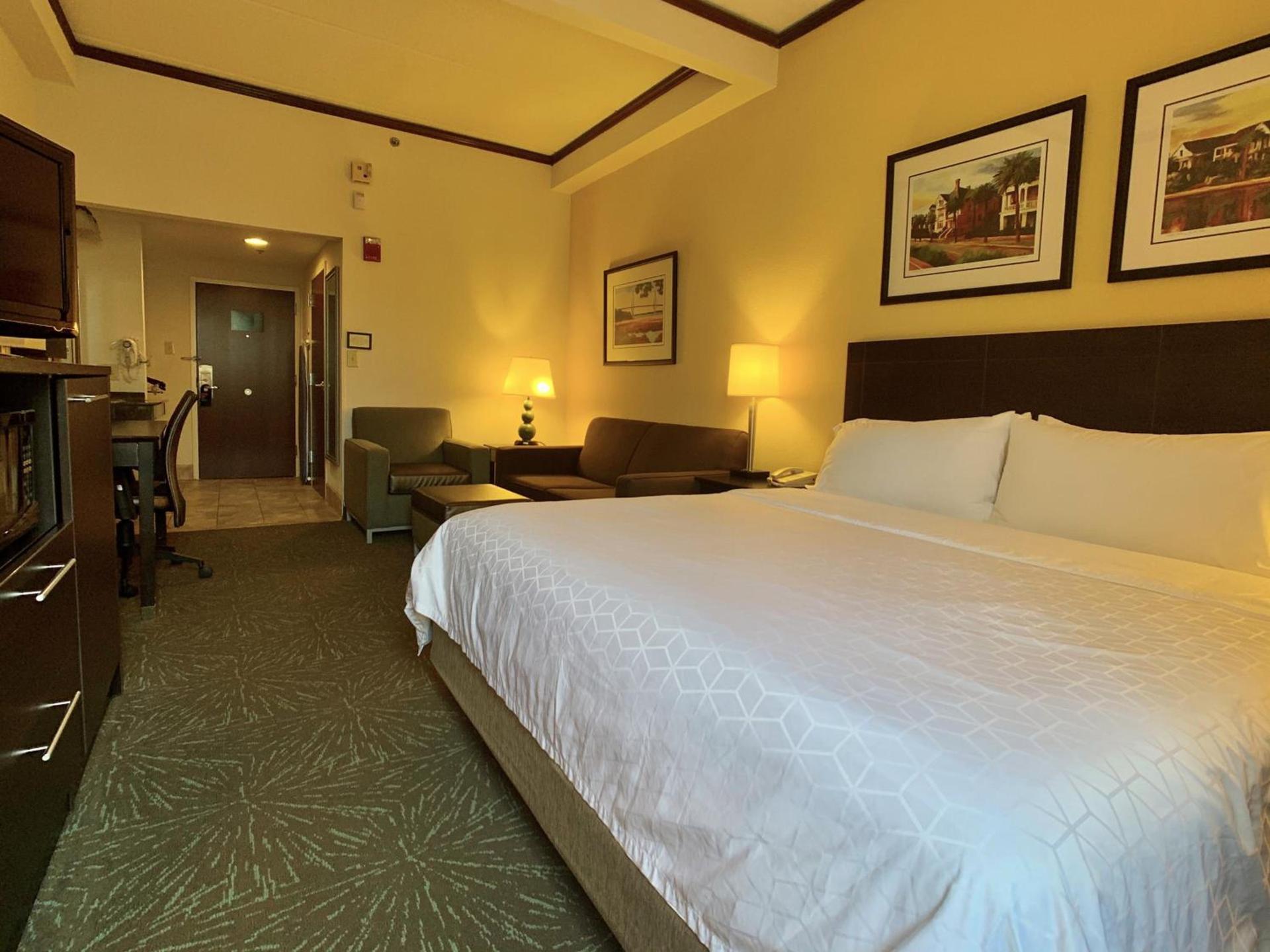 Holiday Inn Express Hotel & Suites Charleston - Northwoods by IHG photo 37