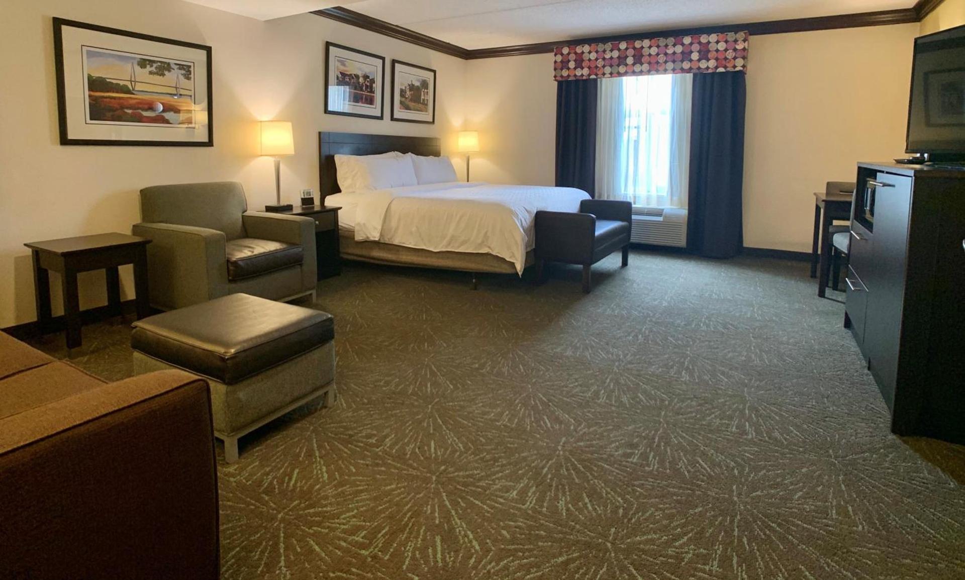 Holiday Inn Express Hotel & Suites Charleston - Northwoods by IHG photo 33
