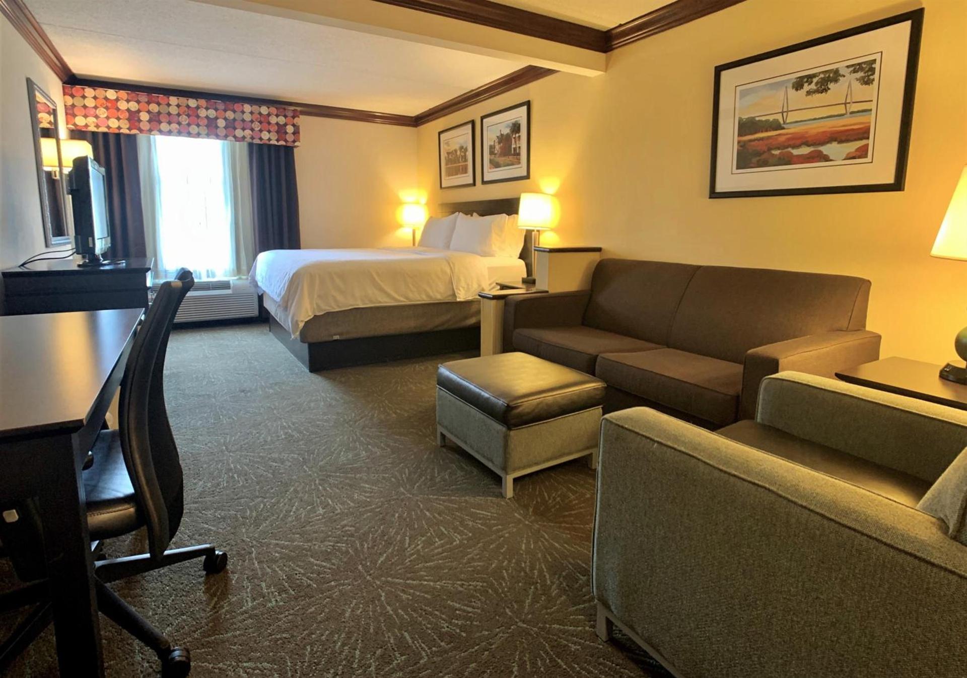 Holiday Inn Express Hotel & Suites Charleston - Northwoods by IHG photo 31
