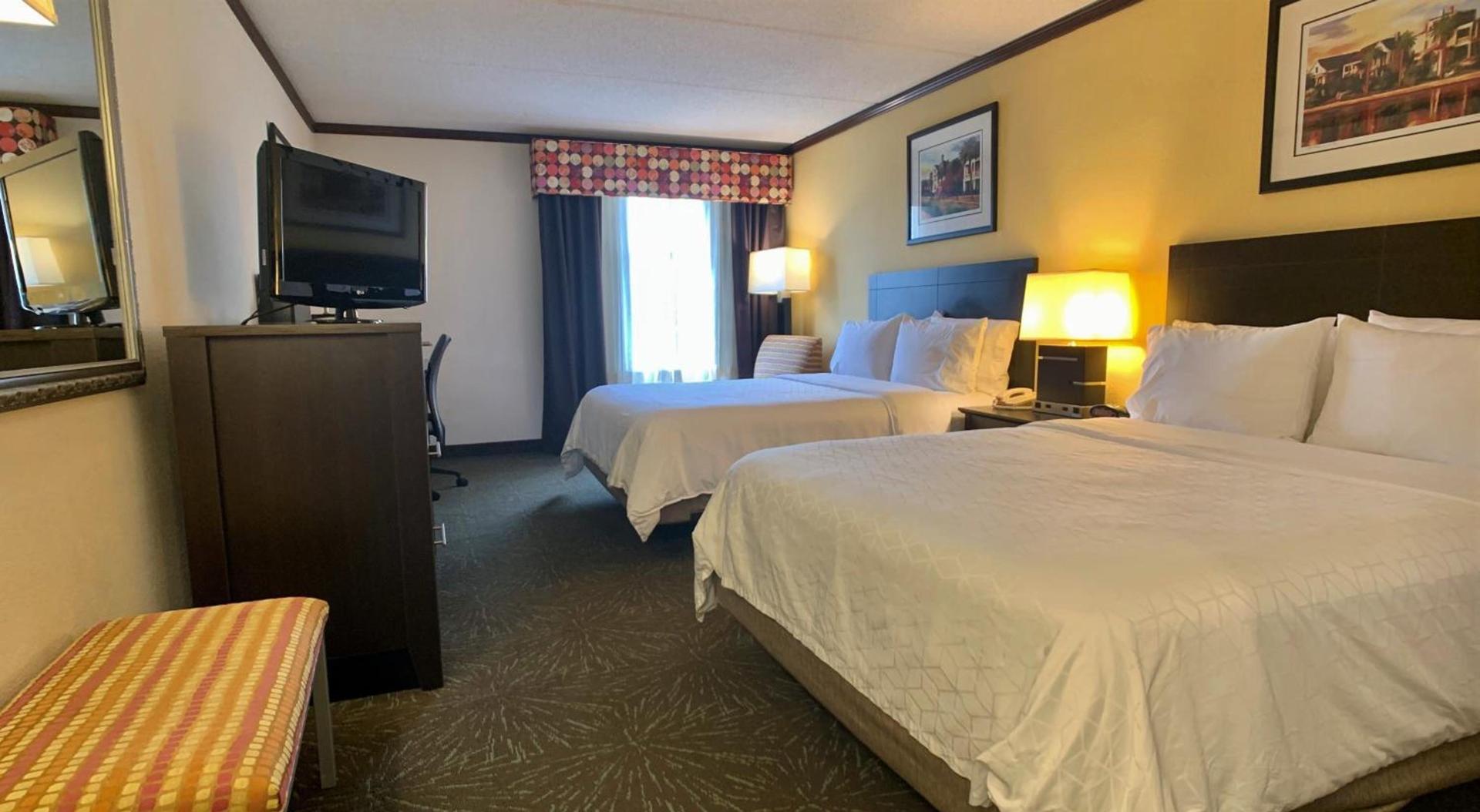 Holiday Inn Express Hotel & Suites Charleston - Northwoods by IHG photo 39