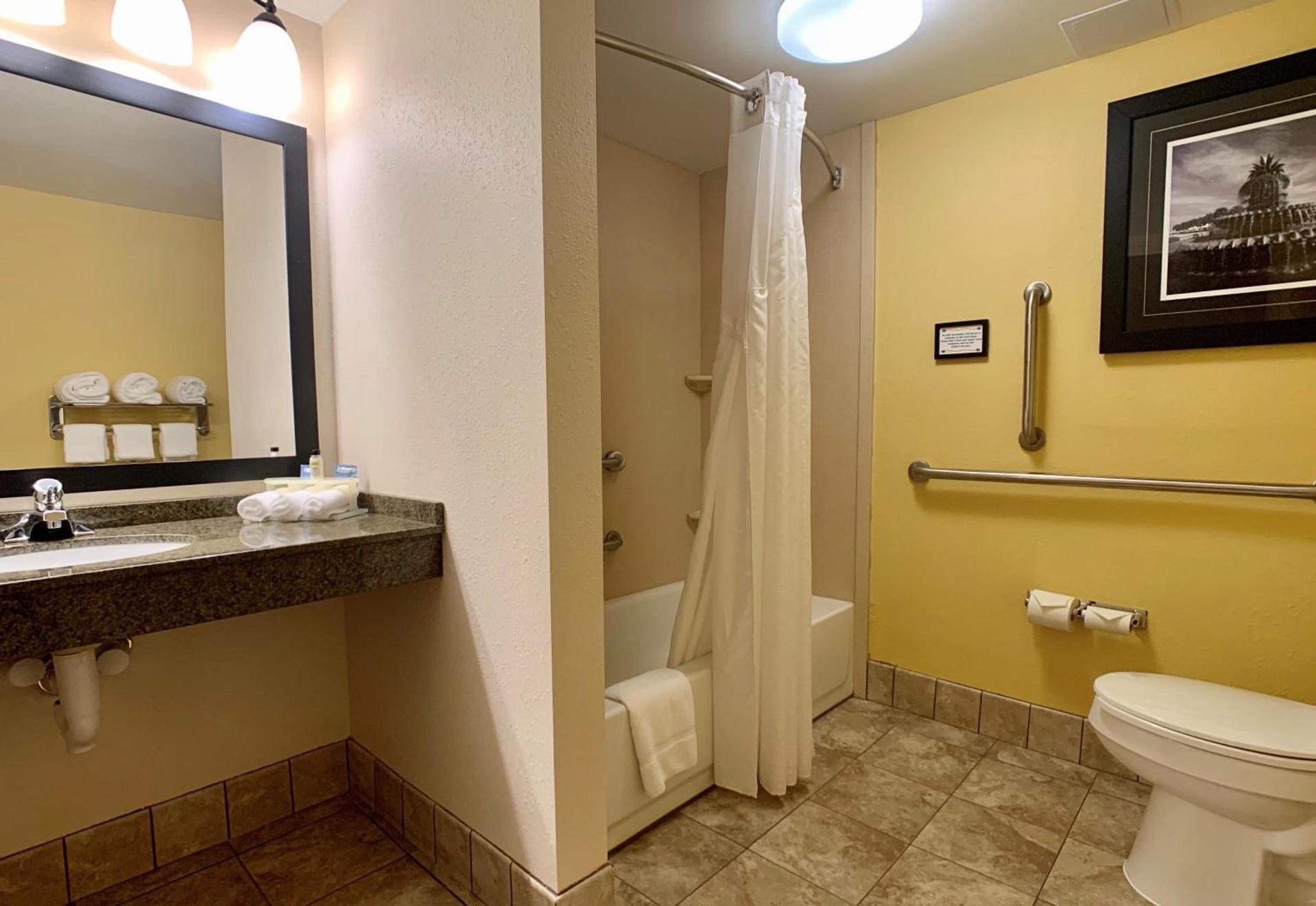 Holiday Inn Express Hotel & Suites Charleston - Northwoods by IHG photo 30