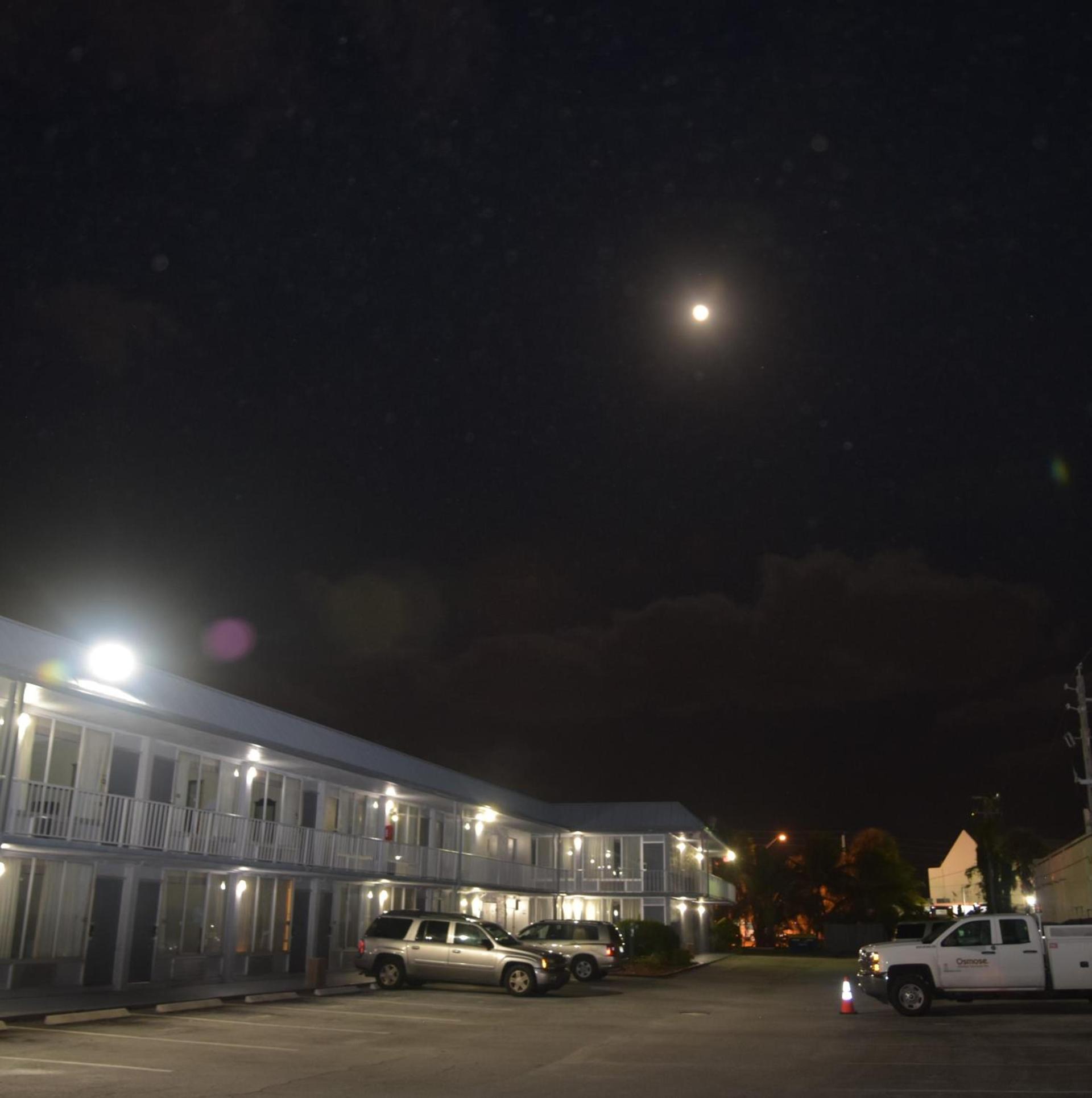 Days Inn by Wyndham Stuart photo 61