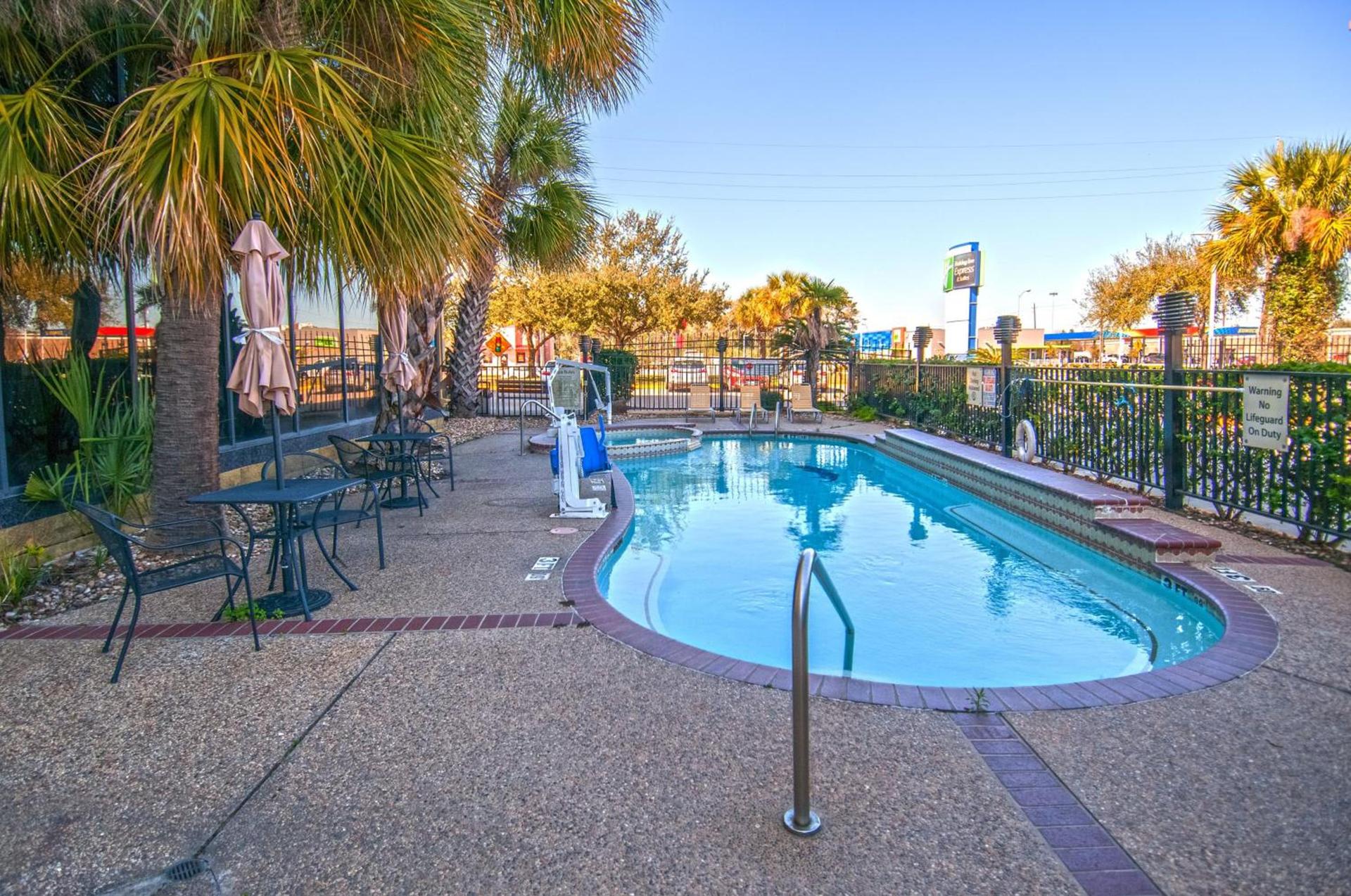 Holiday Inn Express Hotel & Suites Houston North Intercontinental by IHG photo 18