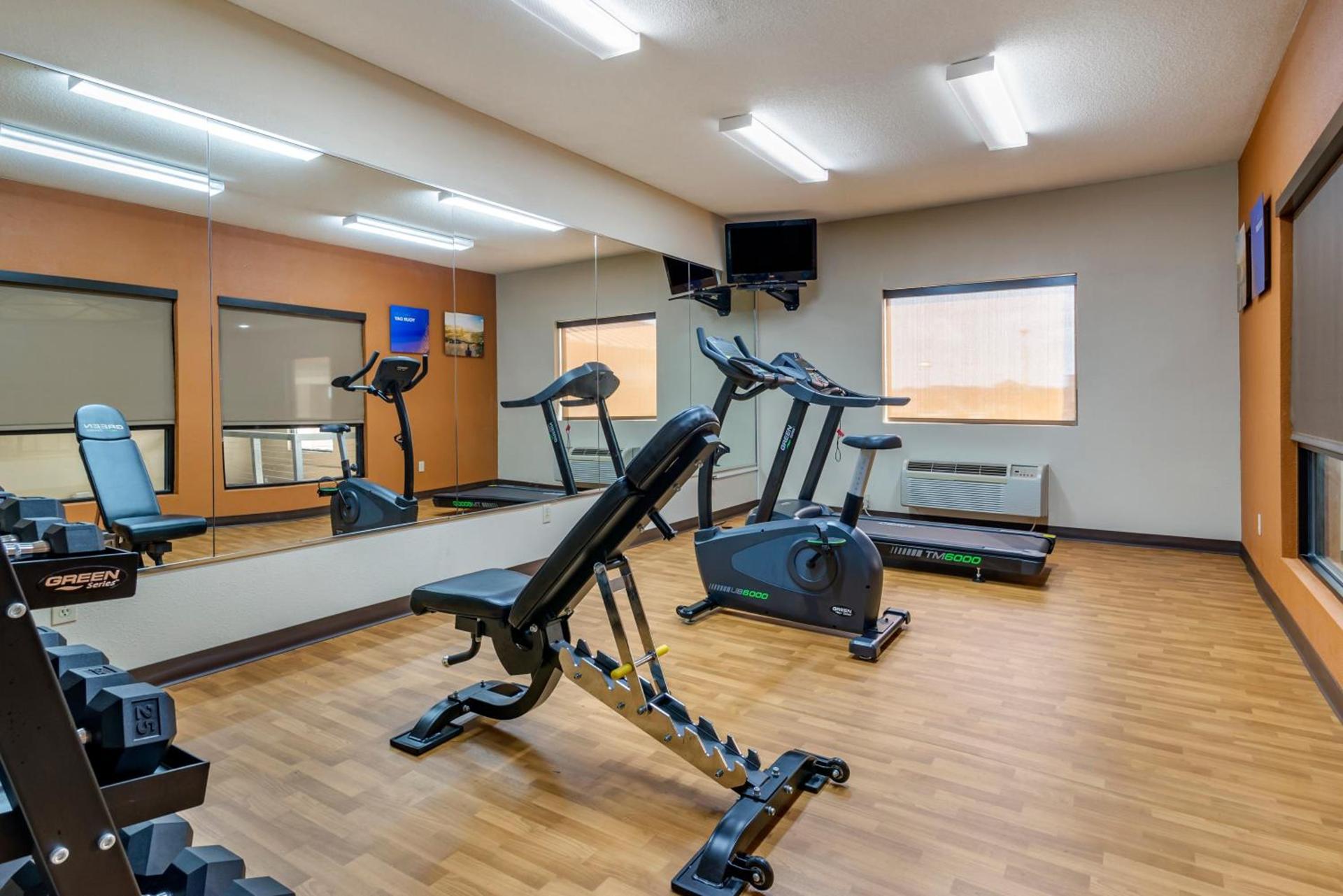 Comfort Suites near Robins Air Force Base photo 55