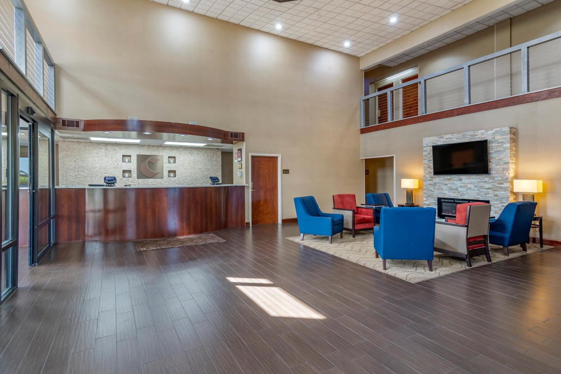 Comfort Suites near Robins Air Force Base photo 44