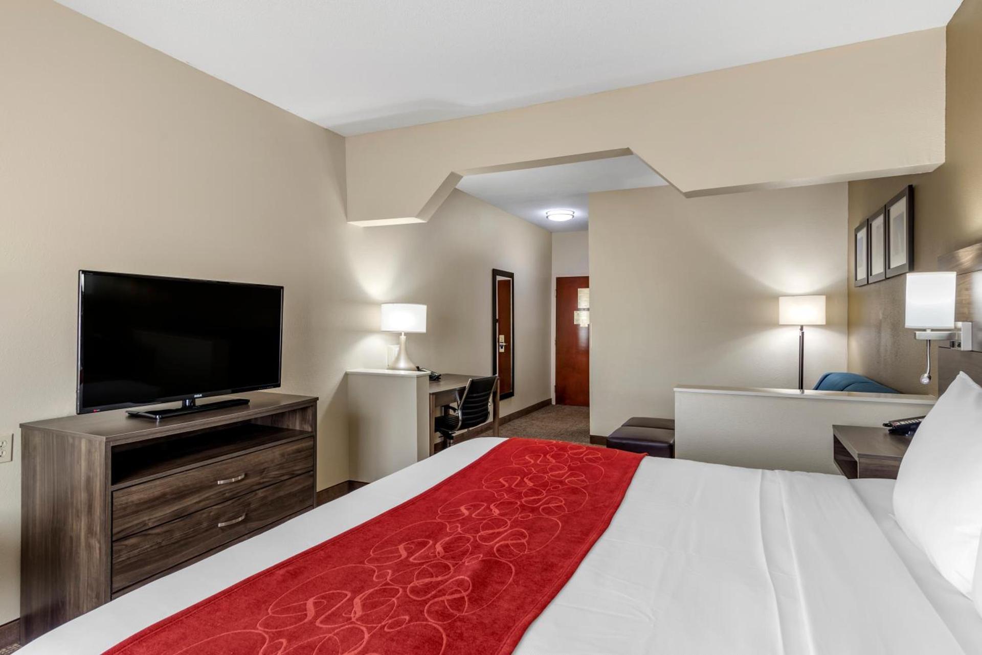 Comfort Suites near Robins Air Force Base photo 51