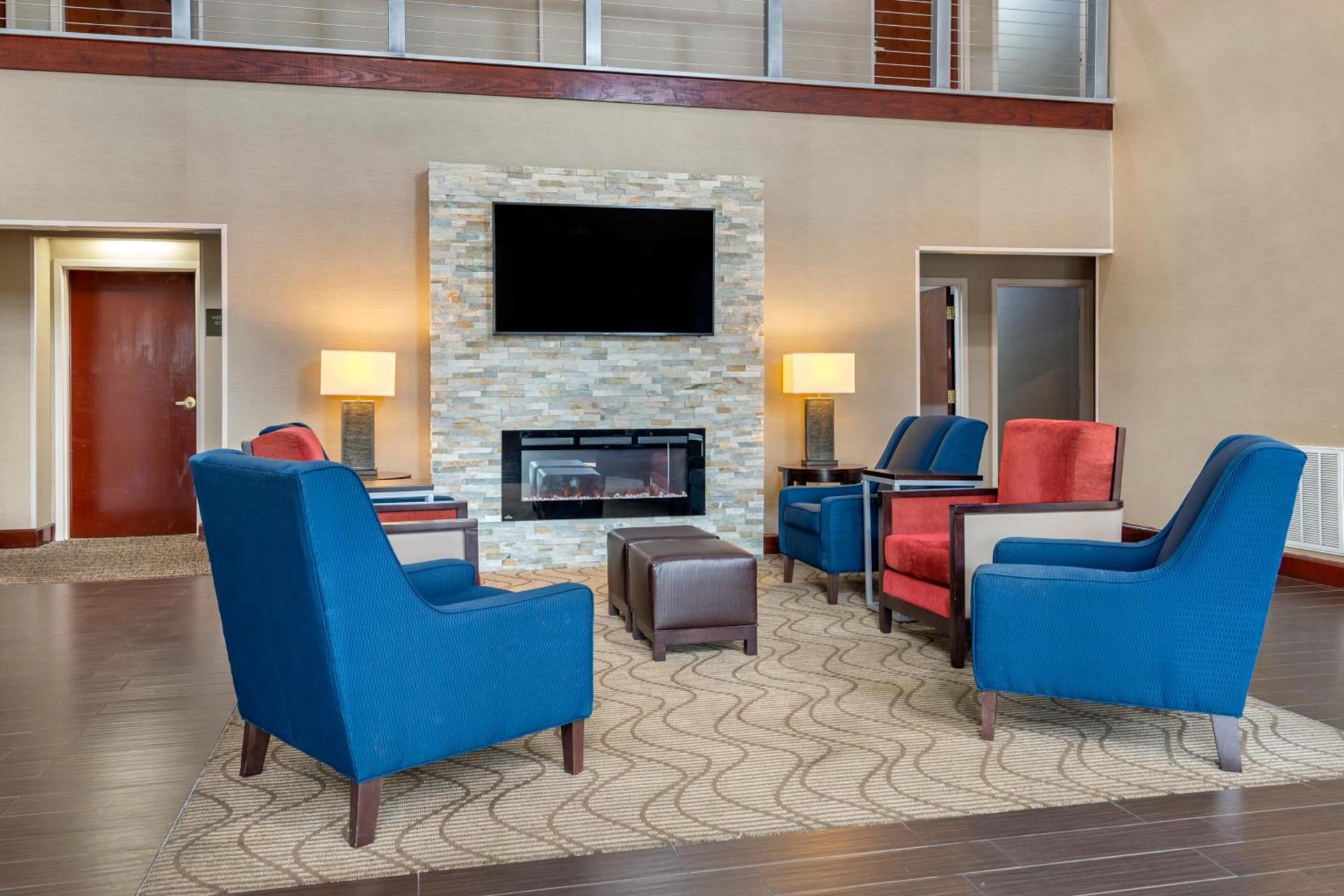 Comfort Suites near Robins Air Force Base photo 47