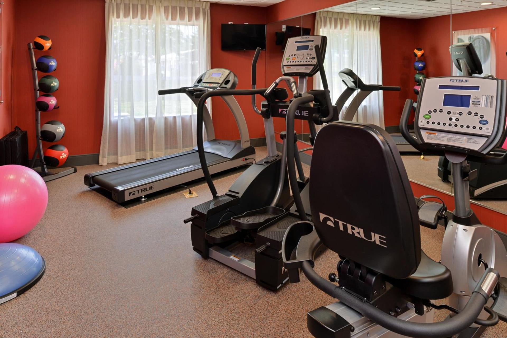 Holiday Inn Express & Suites Ironton by IHG photo 21