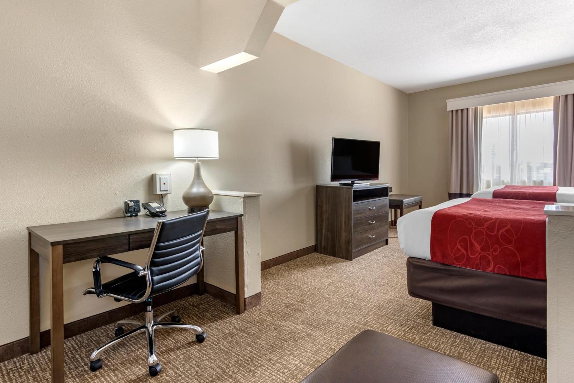 Comfort Suites near Robins Air Force Base photo 56