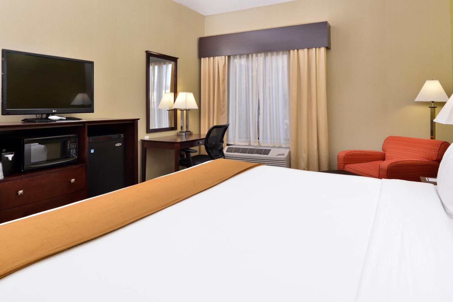 Holiday Inn Express Hotel & Suites Indianapolis W - Airport Area by IHG photo 15