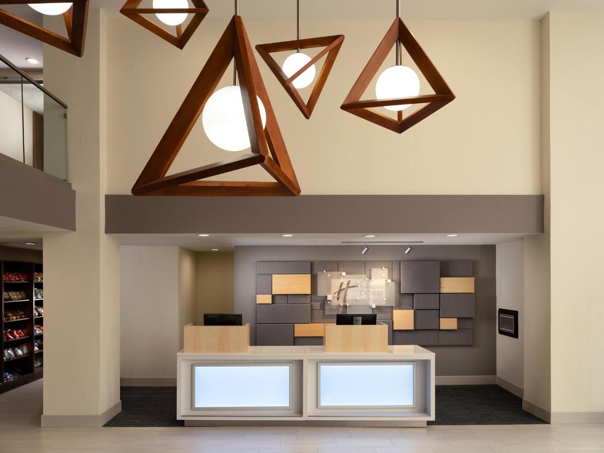 Holiday Inn Express Hotel & Suites Irving DFW Airport North by IHG photo 2