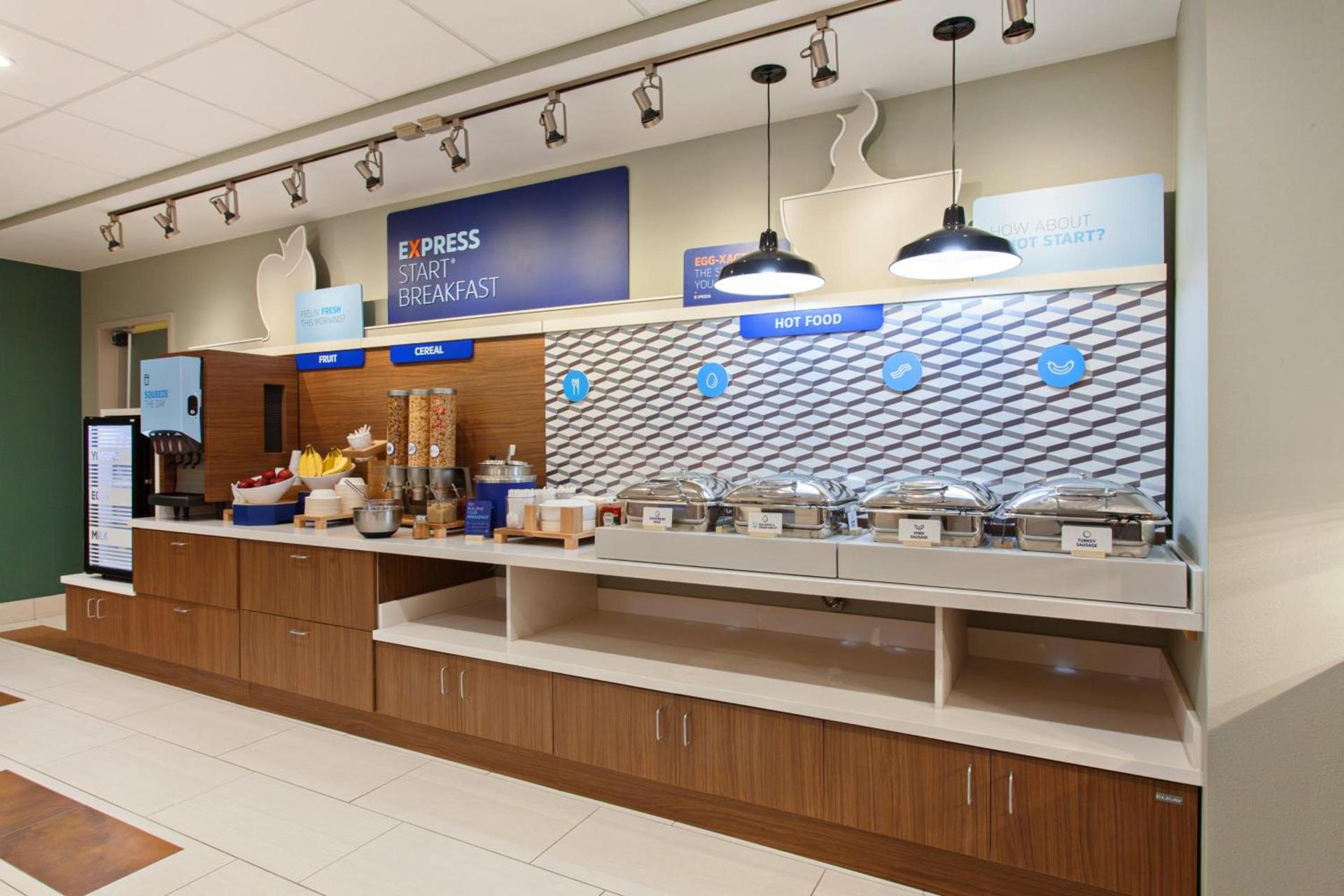 Holiday Inn Express & Suites - King George - Dahlgren by IHG photo 17
