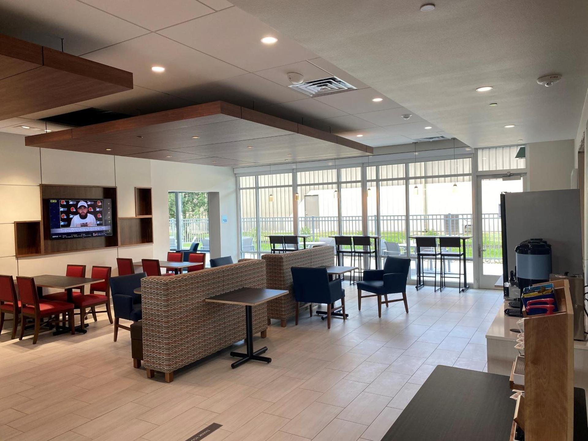Holiday Inn Express & Suites - Madison West - Middleton by IHG photo 51