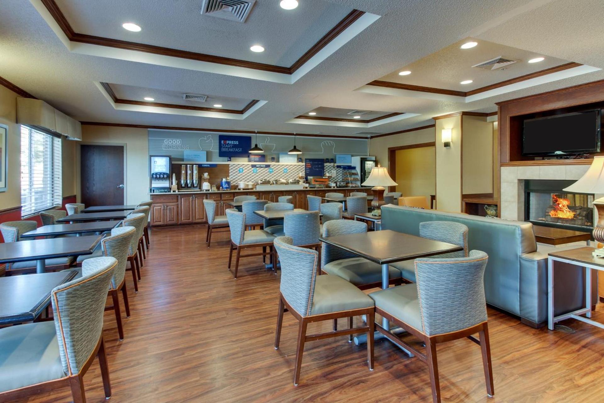 Holiday Inn Express Hotel & Suites Lancaster-Lititz by IHG photo 30