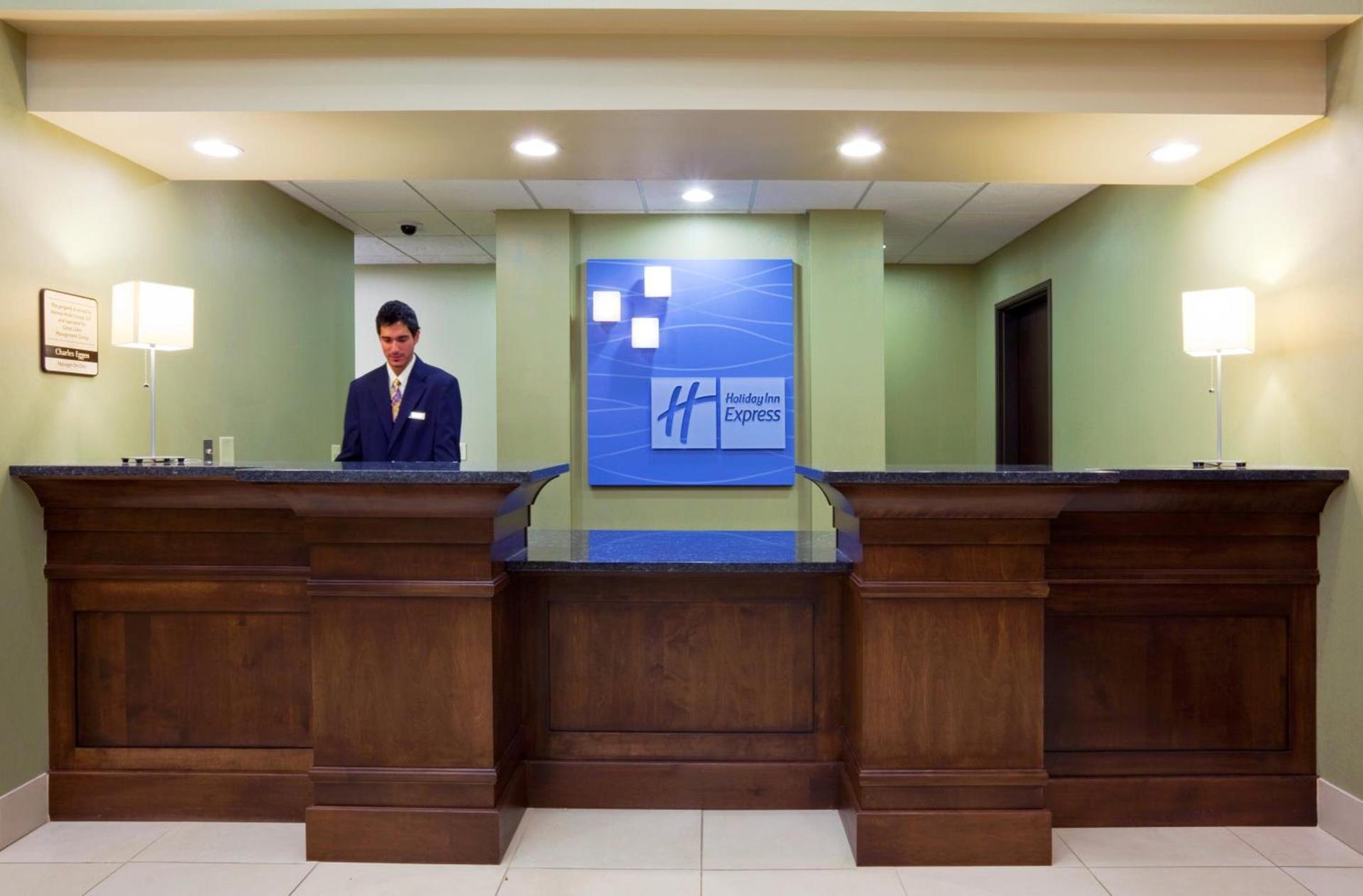 Holiday Inn Express & Suites Madison-Verona by IHG photo 24