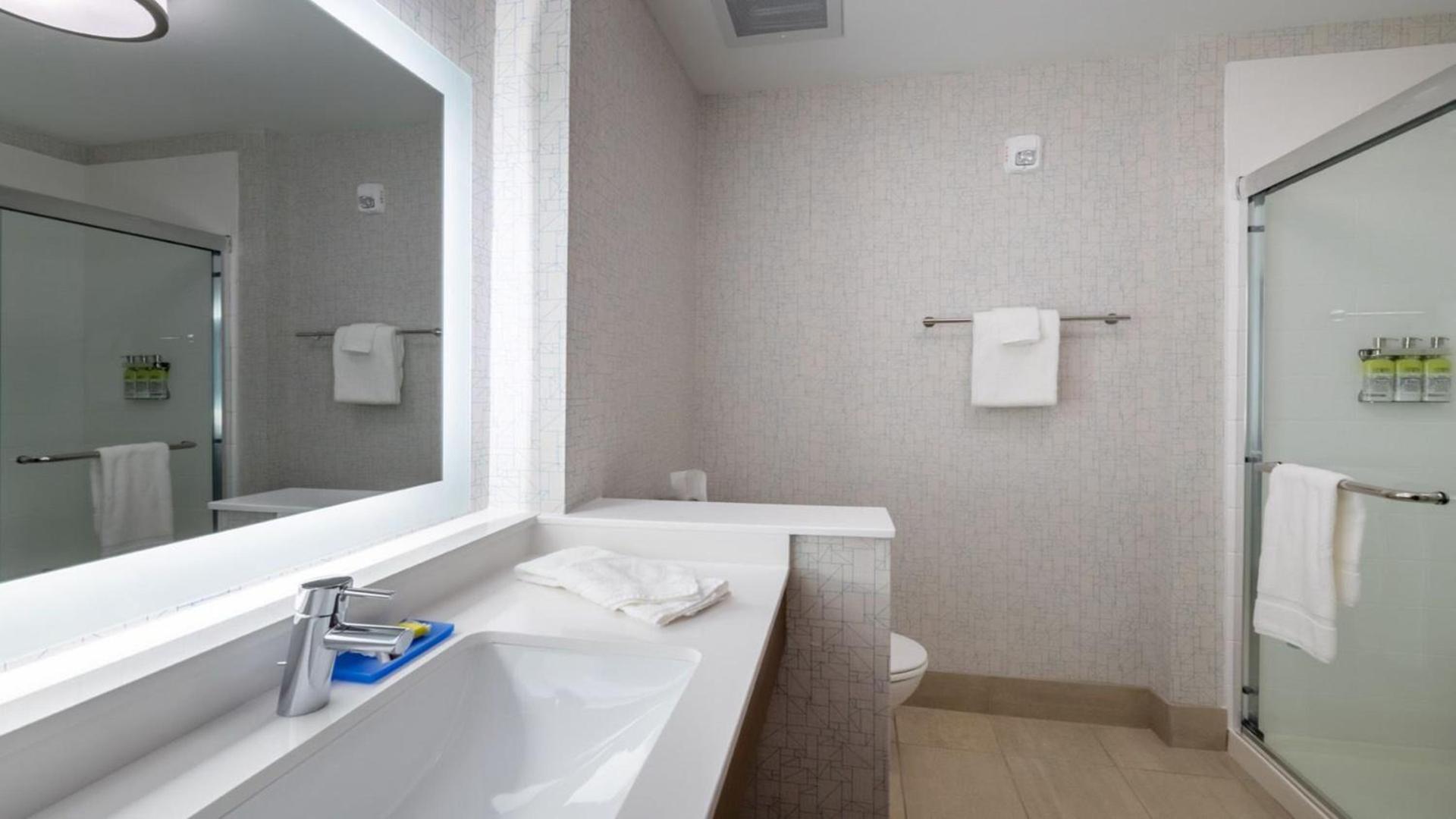Holiday Inn Express & Suites - Marion by IHG photo 52