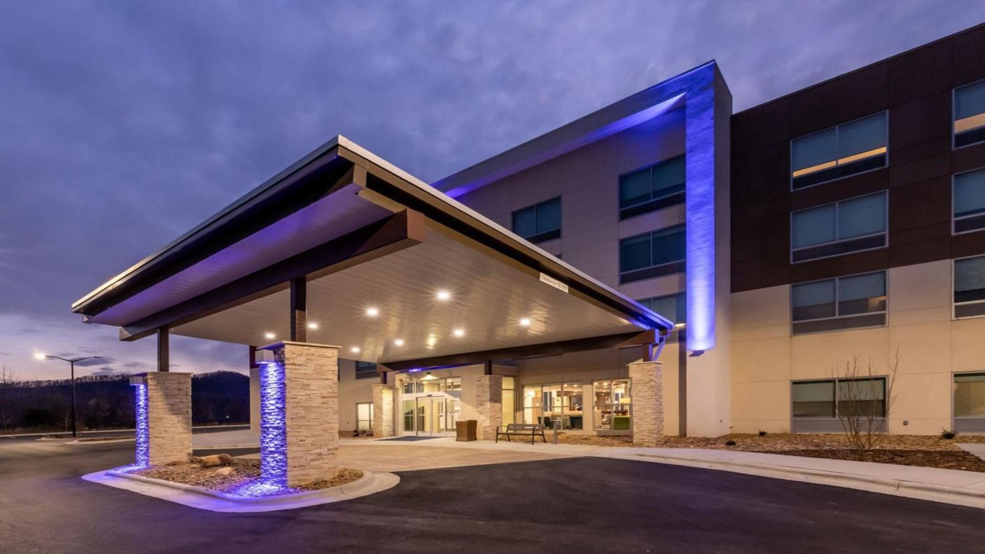 Holiday Inn Express & Suites - Marion by IHG photo 45