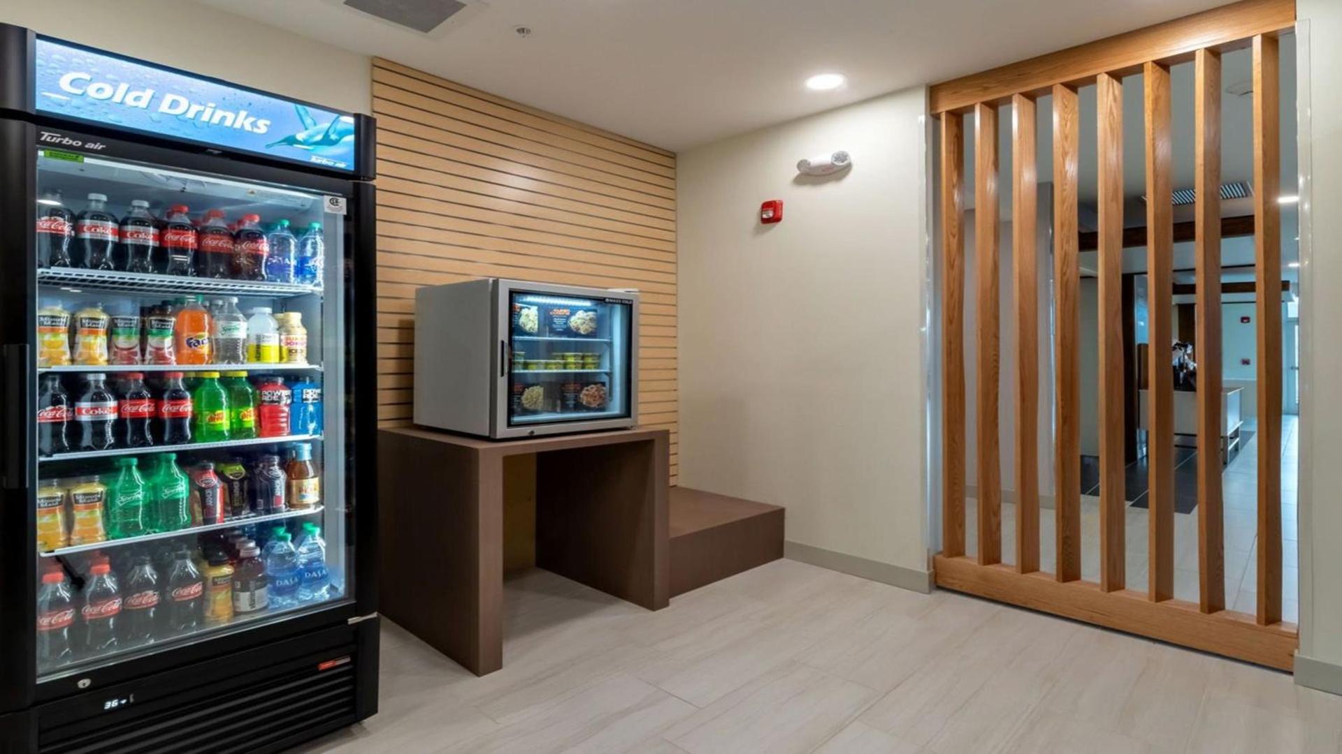 Holiday Inn Express & Suites - Marion by IHG photo 31