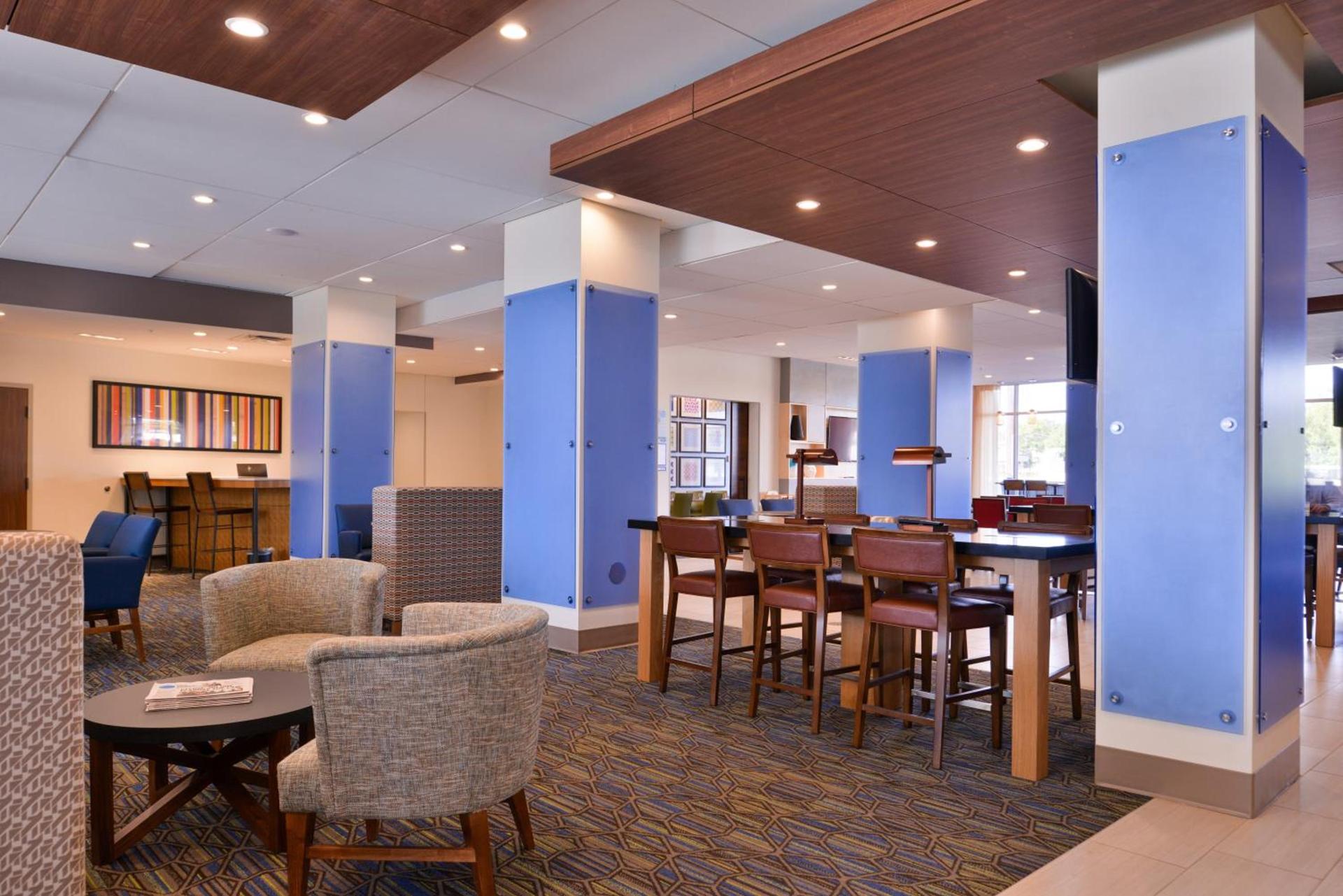 Holiday Inn Express & Suites - Mall of America - MSP Airport by IHG photo 10