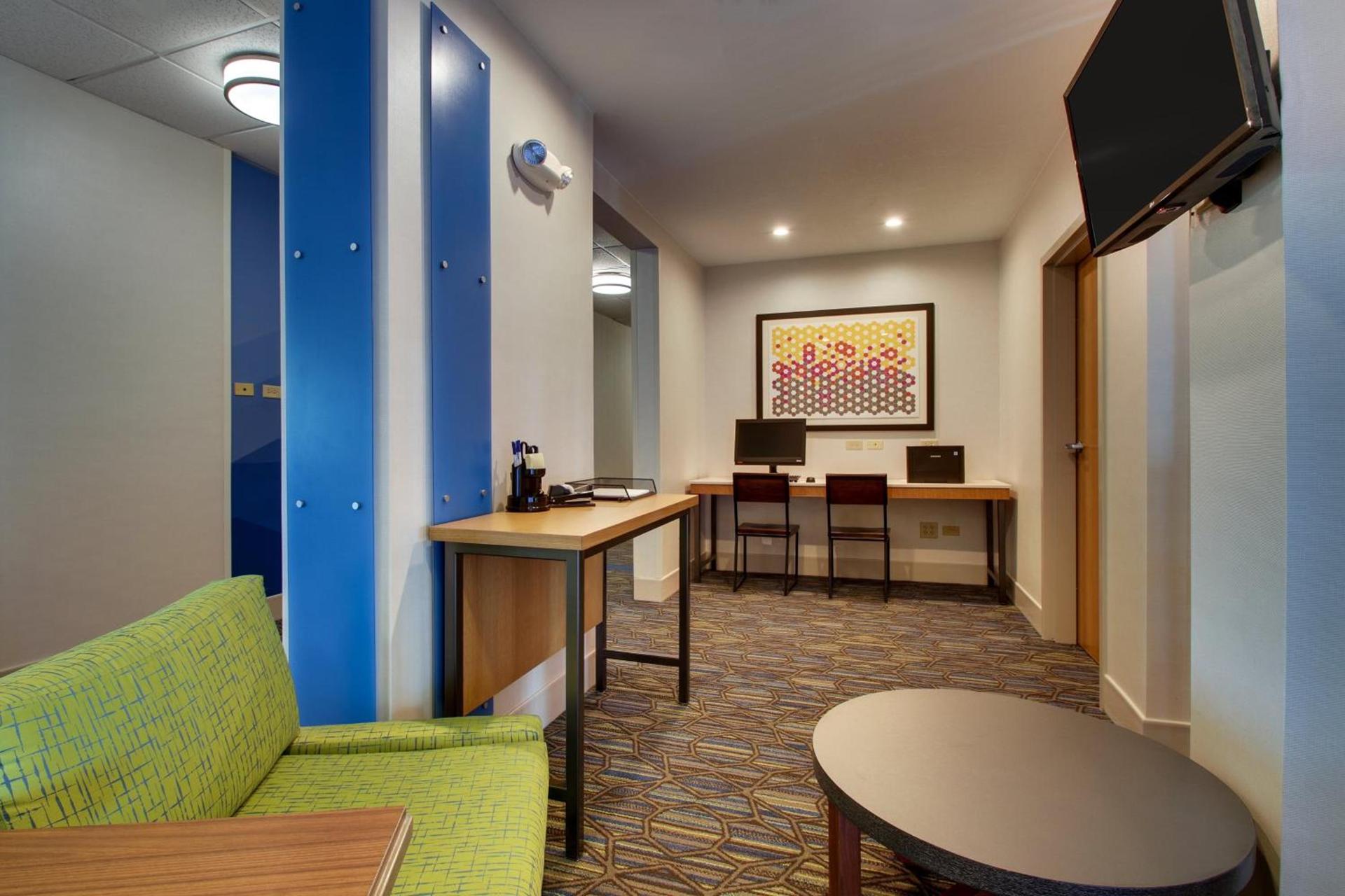 Holiday Inn Express Hotel & Suites Morris by IHG photo 14