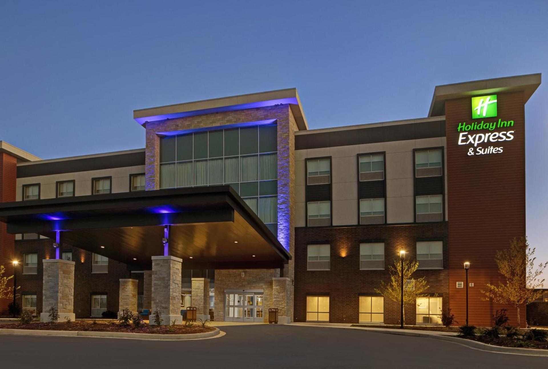 Holiday Inn Express & Suites - Milwaukee - Brookfield by IHG photo 67