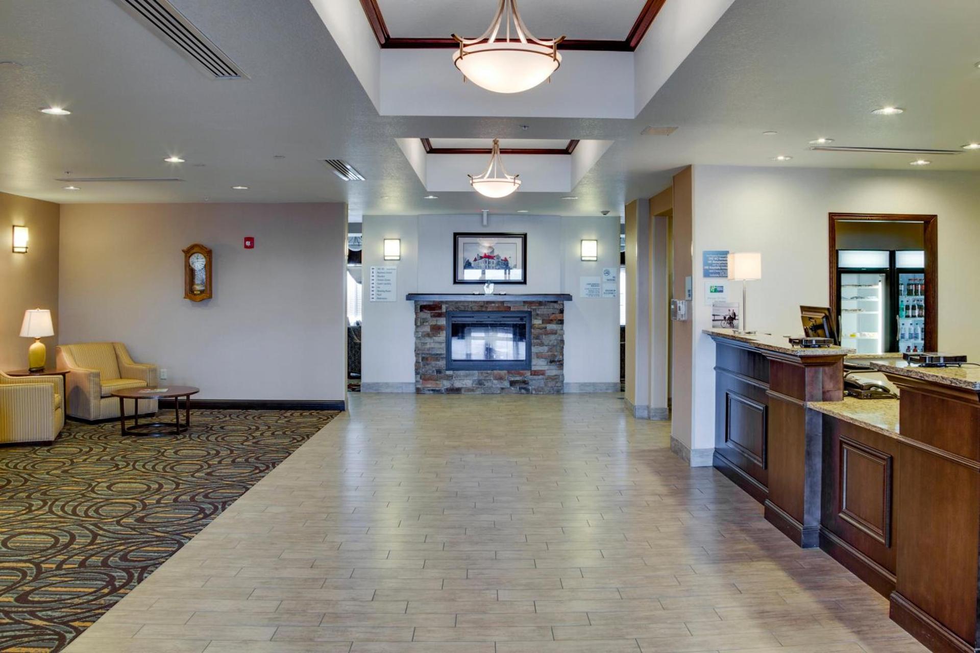 Holiday Inn Express & Suites Nevada by IHG photo 32