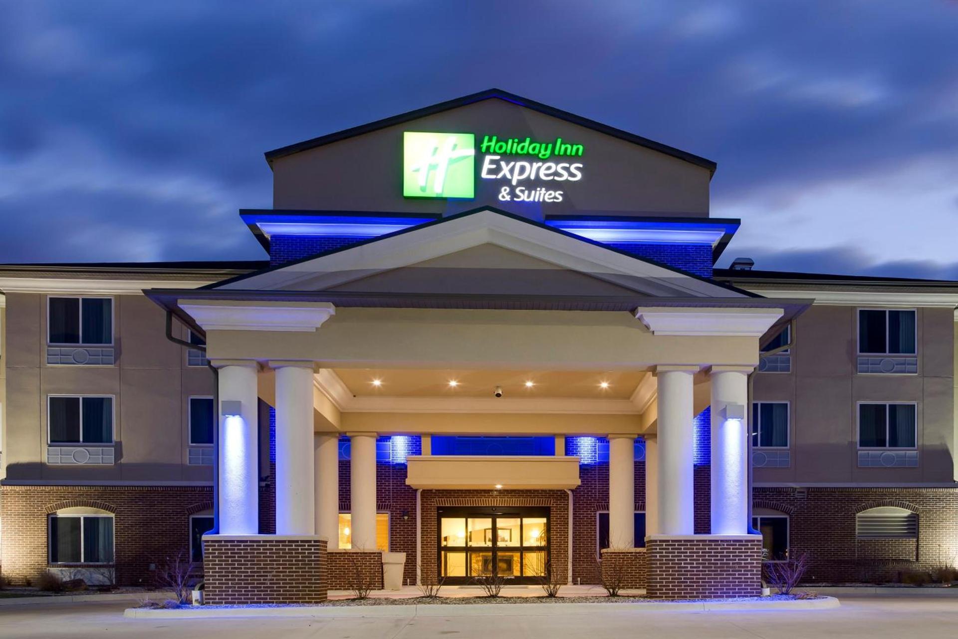 Holiday Inn Express & Suites Nevada by IHG photo 43
