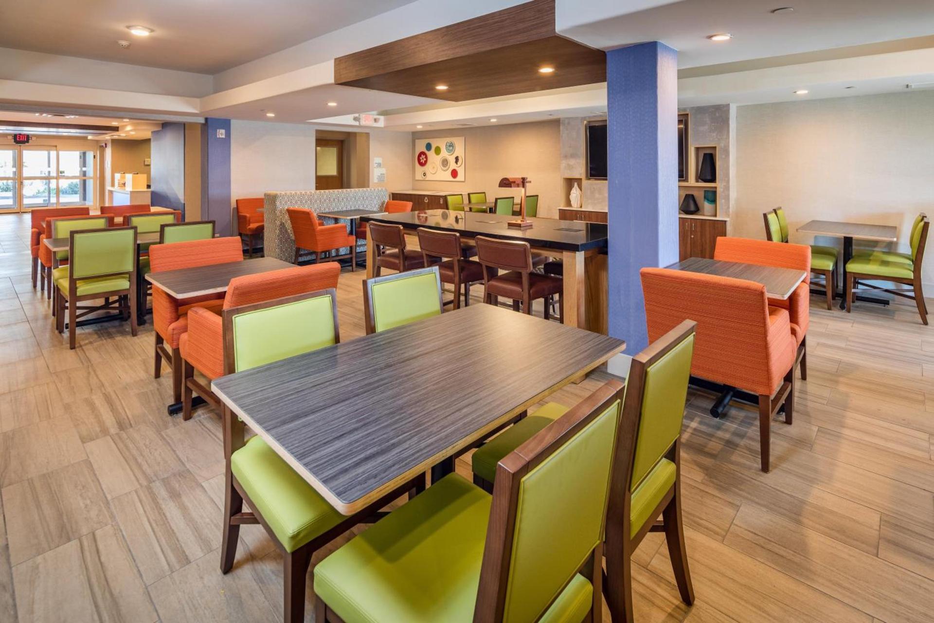 Holiday Inn Express Hotel & Suites Modesto-Salida by IHG photo 16