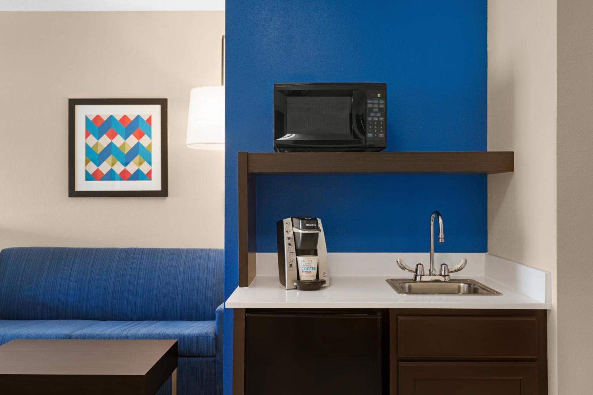 Holiday Inn Express Hotel & Suites McAlester by IHG photo 11