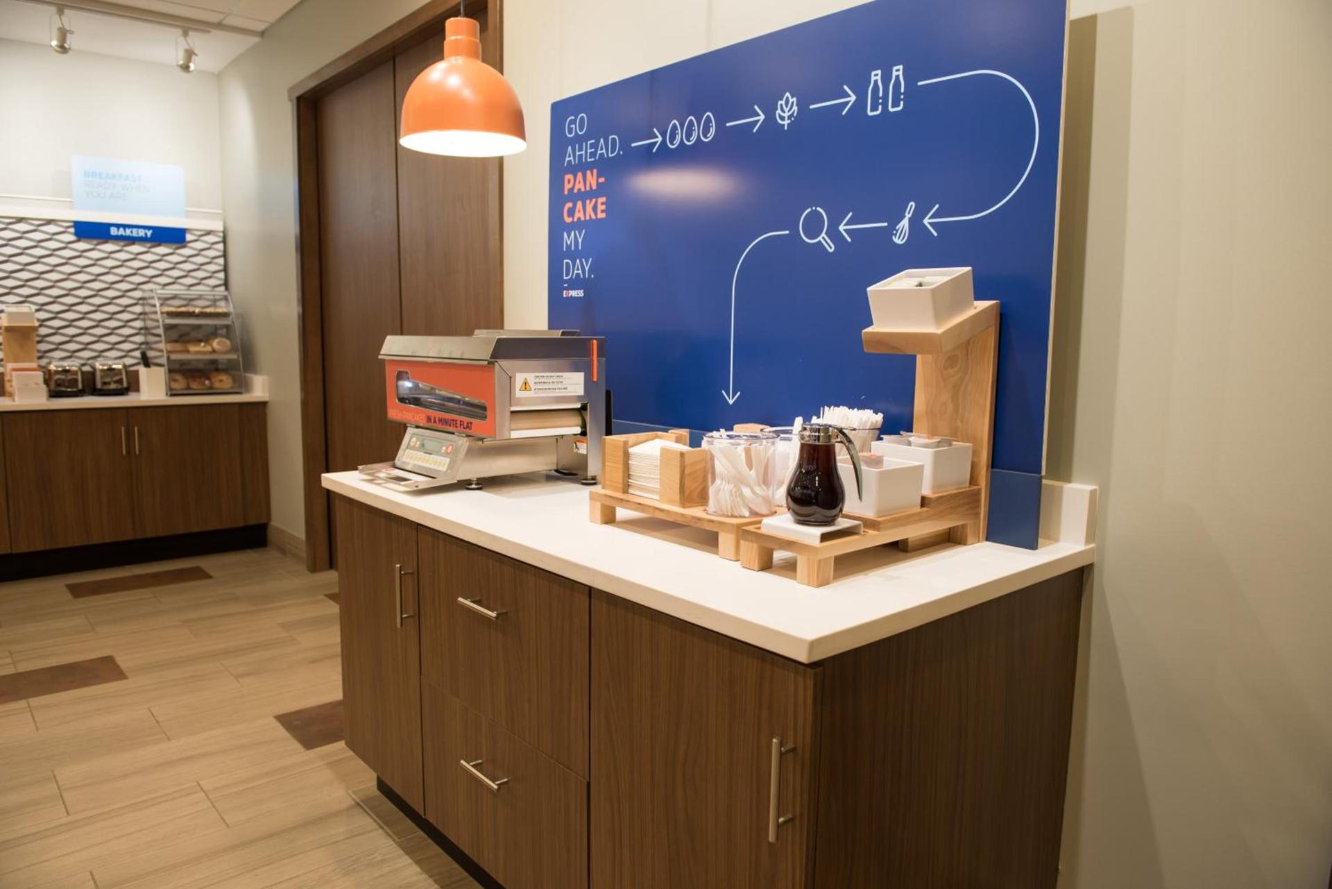 Holiday Inn Express & Suites - Mishawaka - South Bend by IHG photo 11