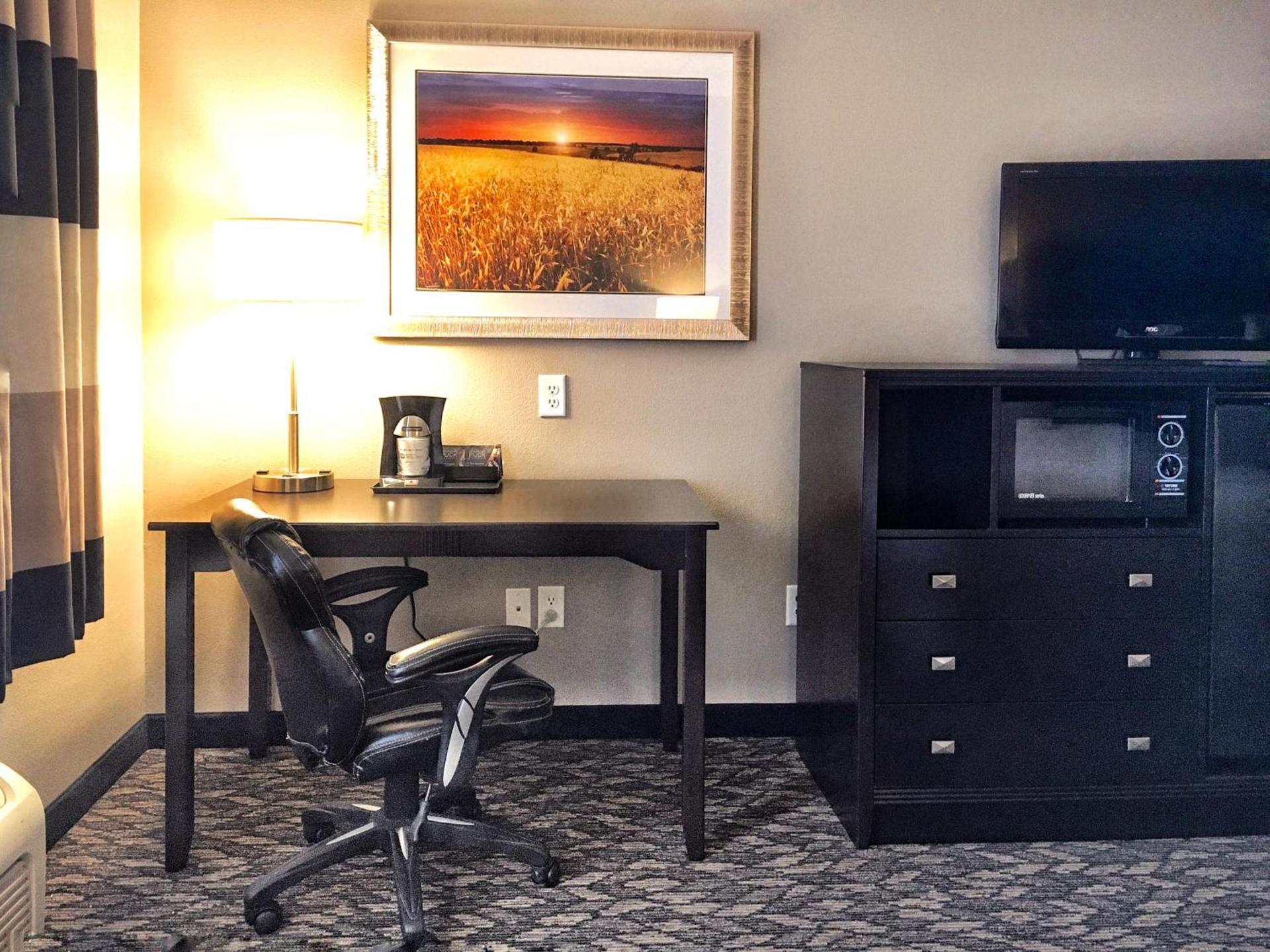 Best Western Wheatland Inn photo 43
