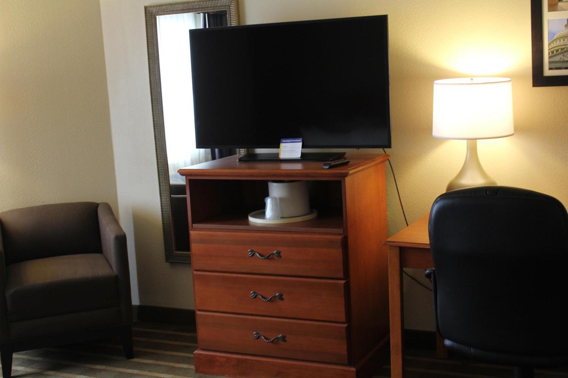 Comfort Inn University Center photo 18