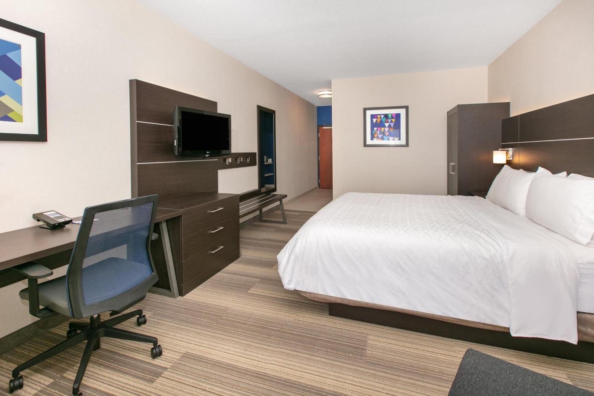 Holiday Inn Express Hotel & Suites Seaside Convention Center by IHG photo 60