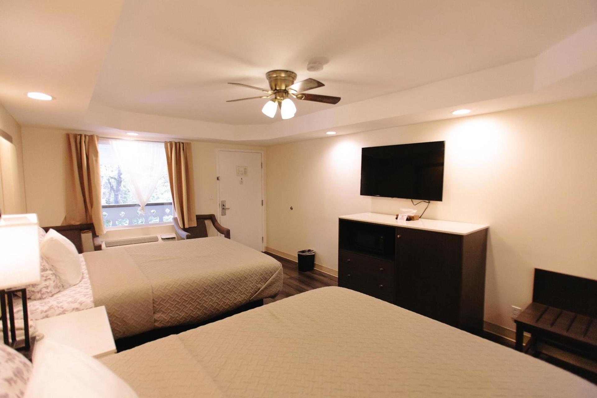 Riverbend Motel & Cabins photo 17