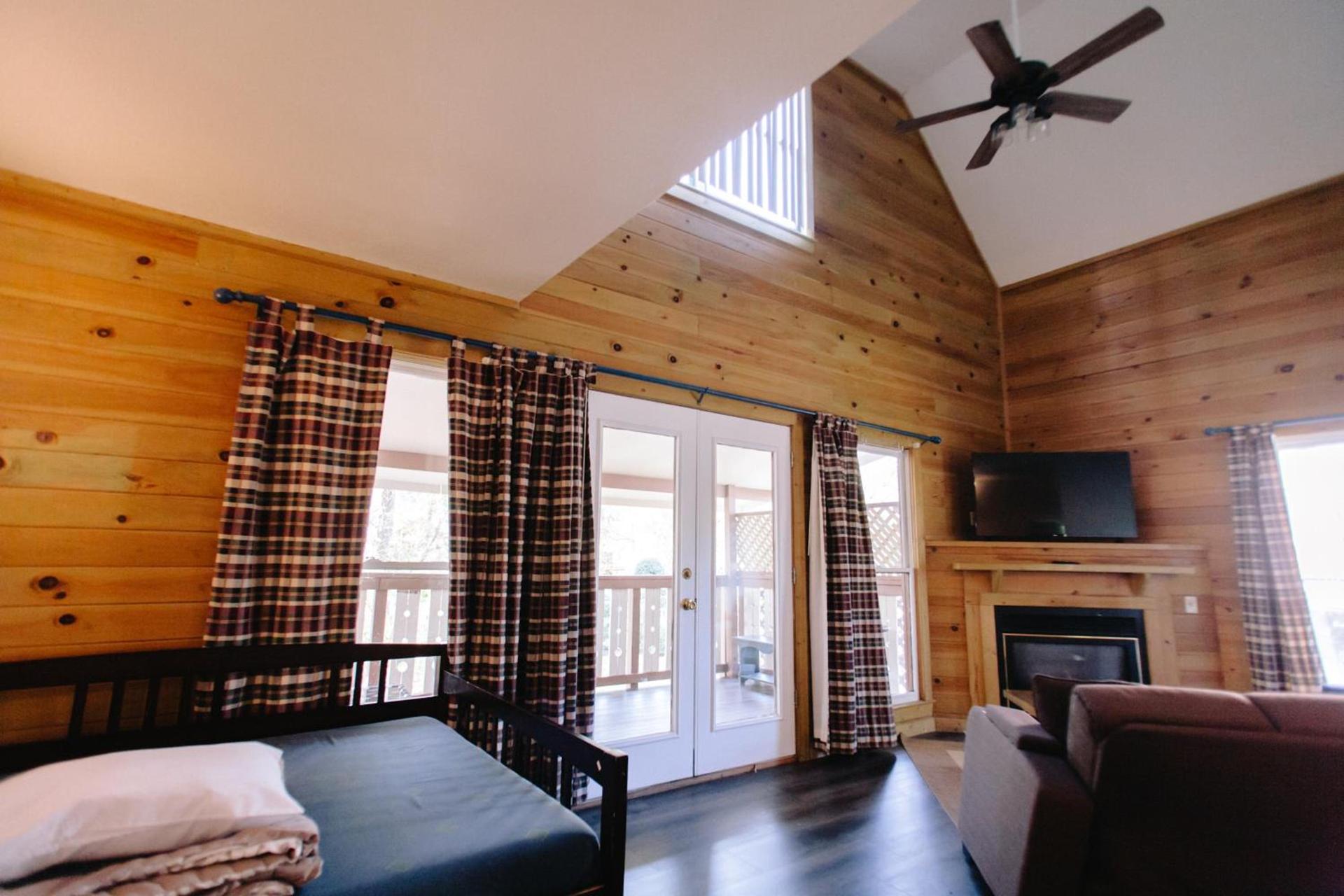 Riverbend Motel & Cabins photo 44