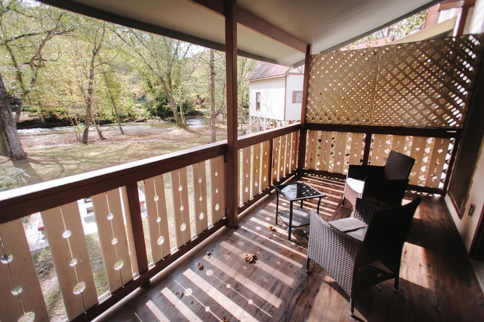Riverbend Motel & Cabins photo 40