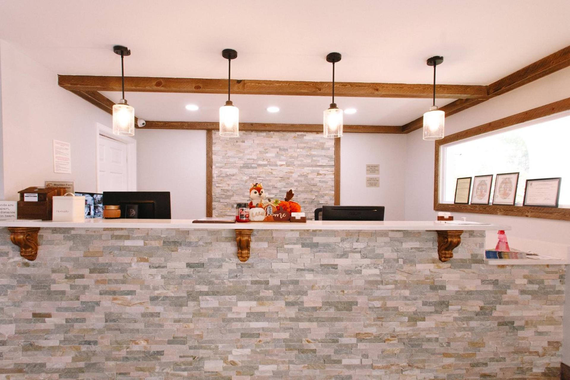 Riverbend Motel & Cabins photo 32