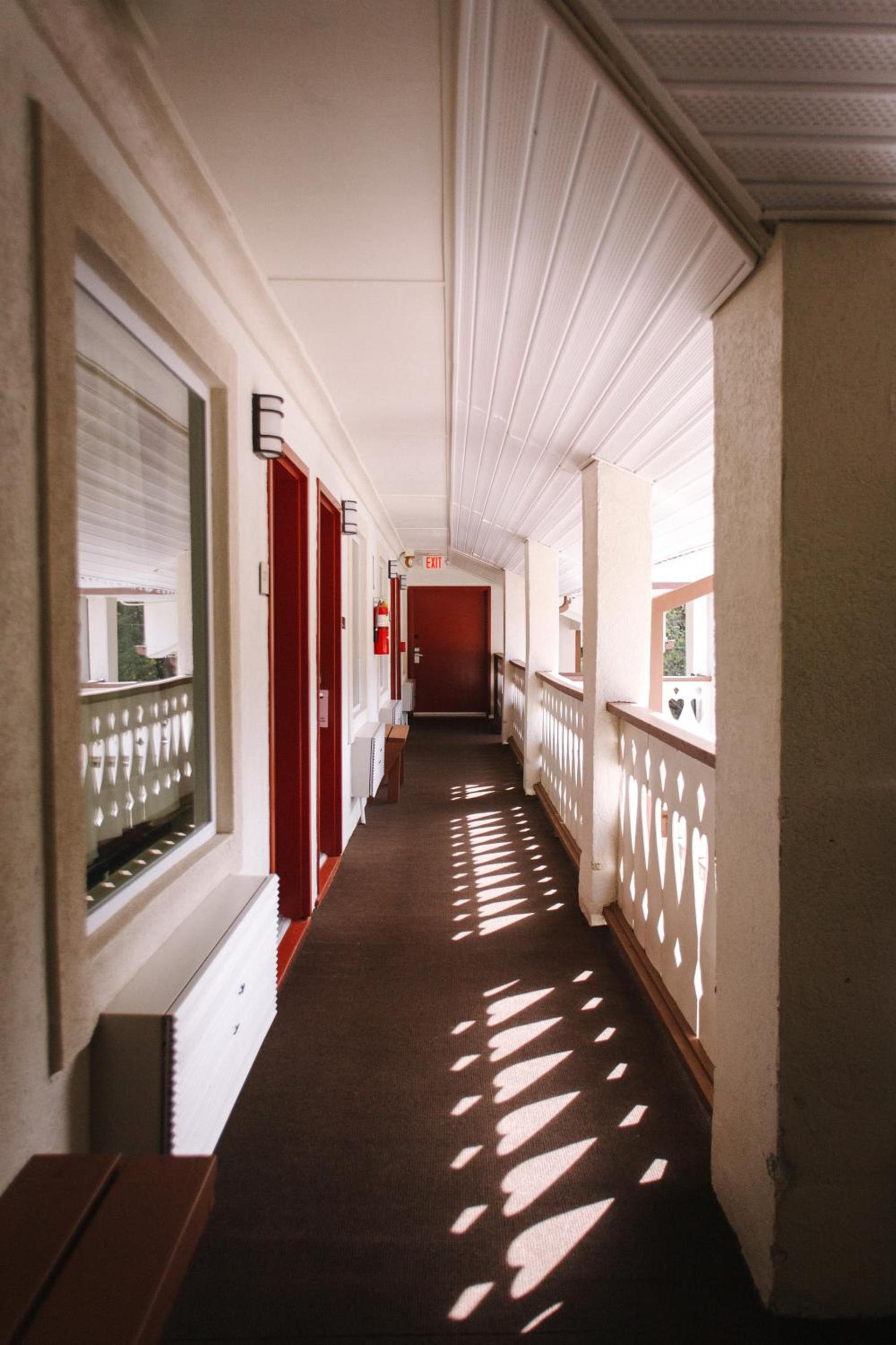 Riverbend Motel & Cabins photo 25