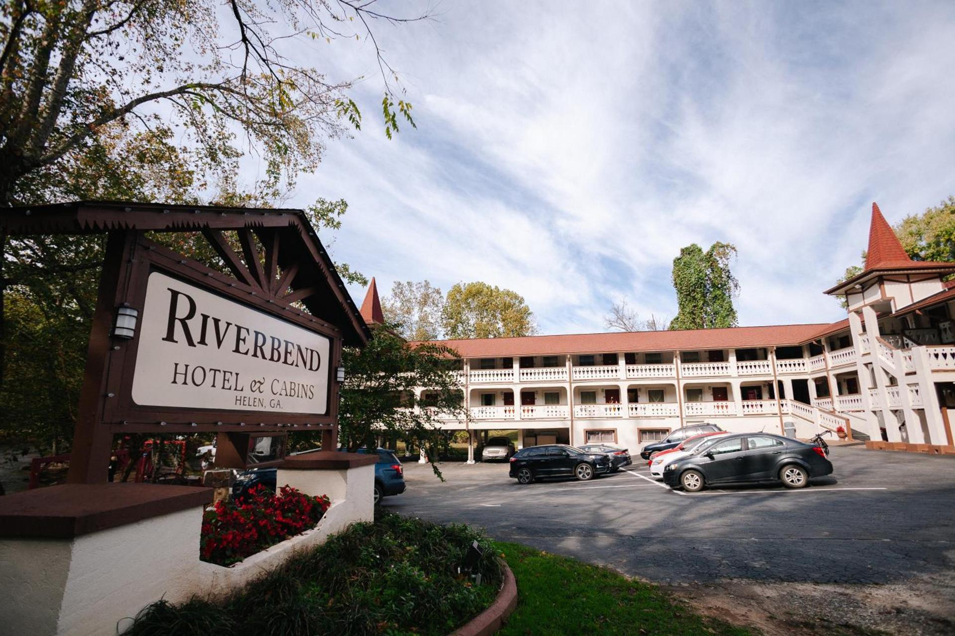 Riverbend Motel & Cabins photo 29