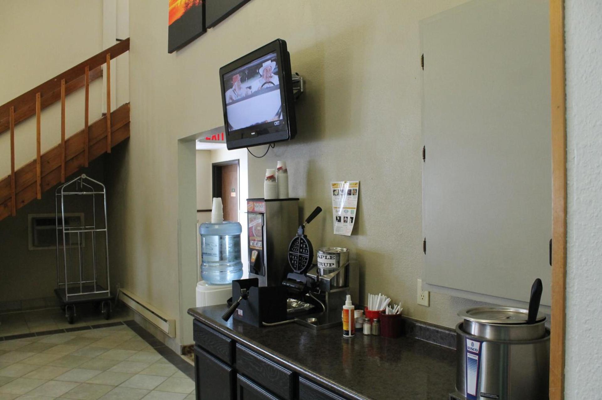Lone Tree Inn photo 10