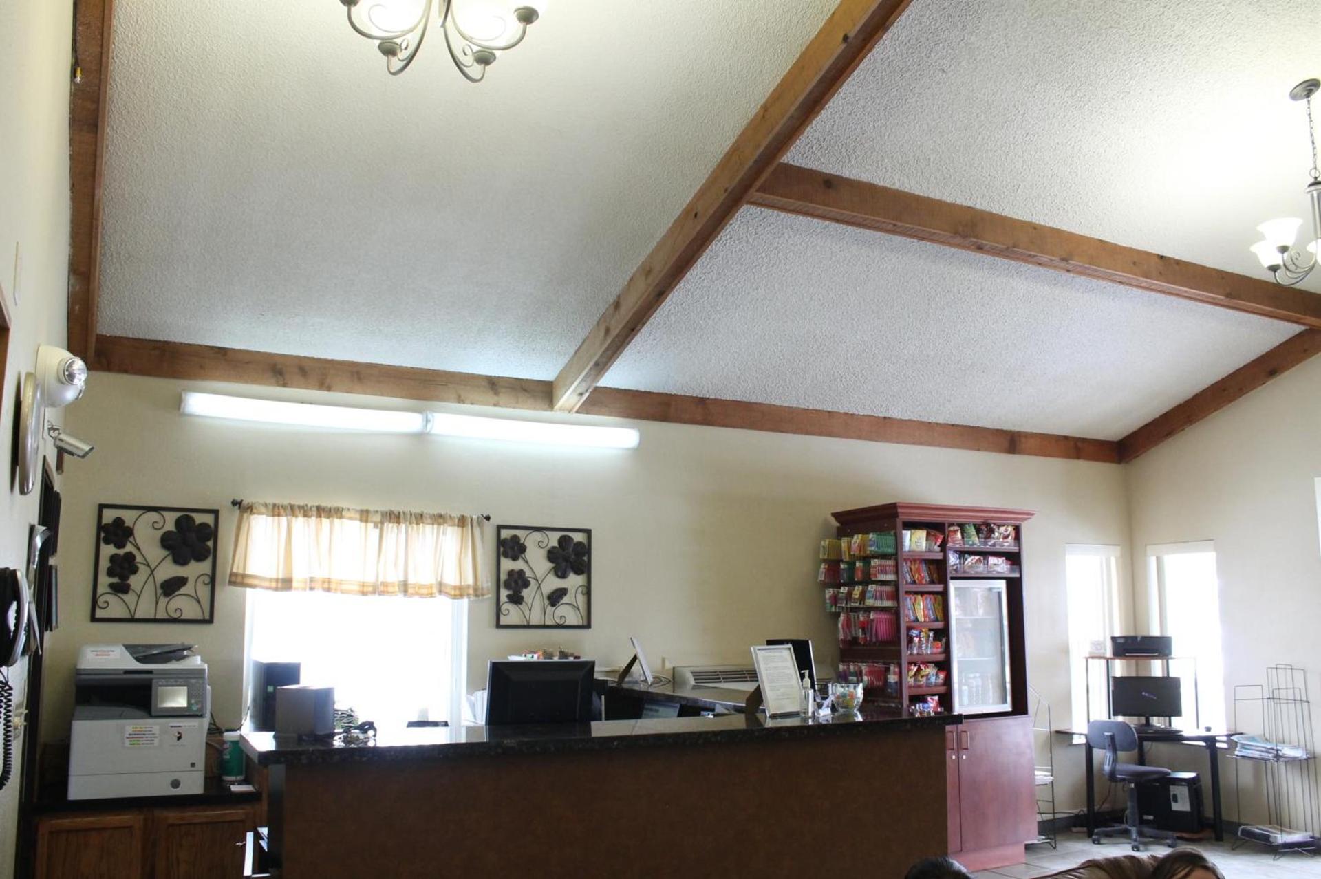 Lone Tree Inn photo 1