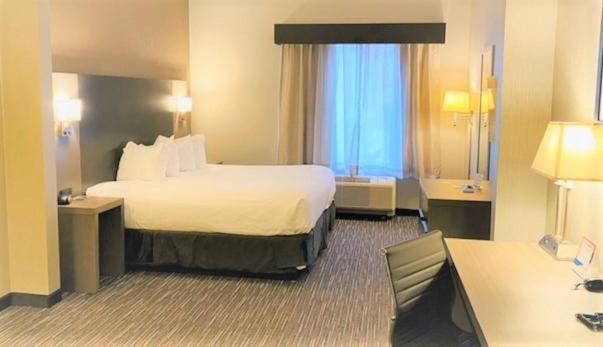 Wingate by Wyndham Erie photo 20