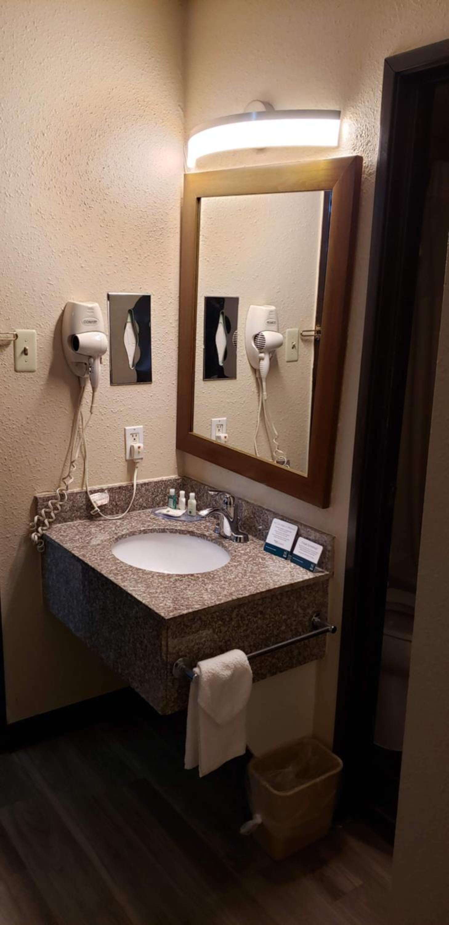 Quality Inn DFW Airport North photo 48