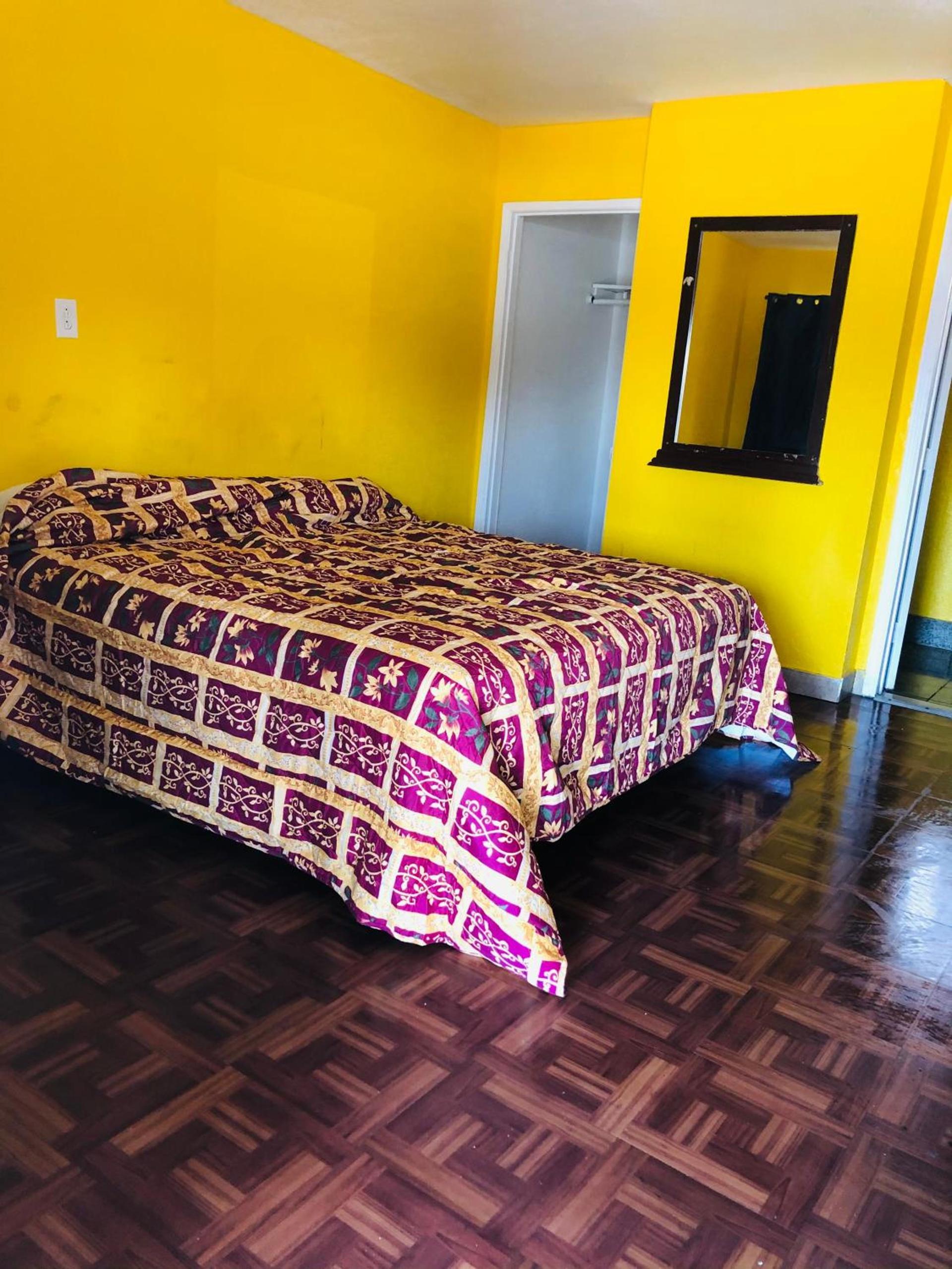 Commodore Motel photo 9