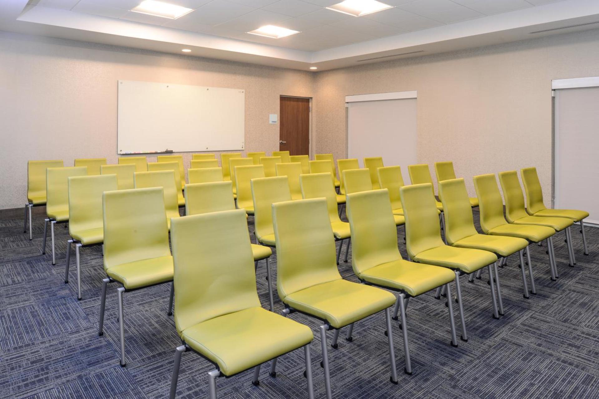Holiday Inn Express & Suites Alachua - Gainesville Area by IHG photo 56
