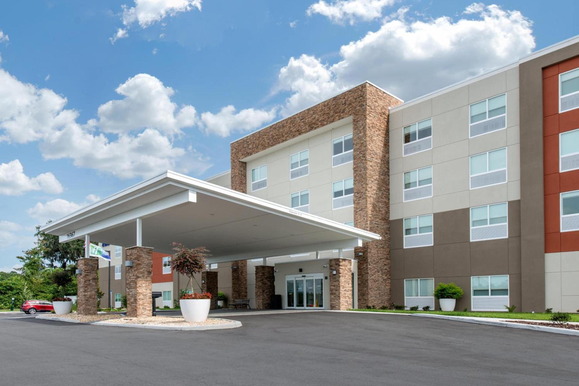 Holiday Inn Express & Suites Alachua - Gainesville Area by IHG photo 68