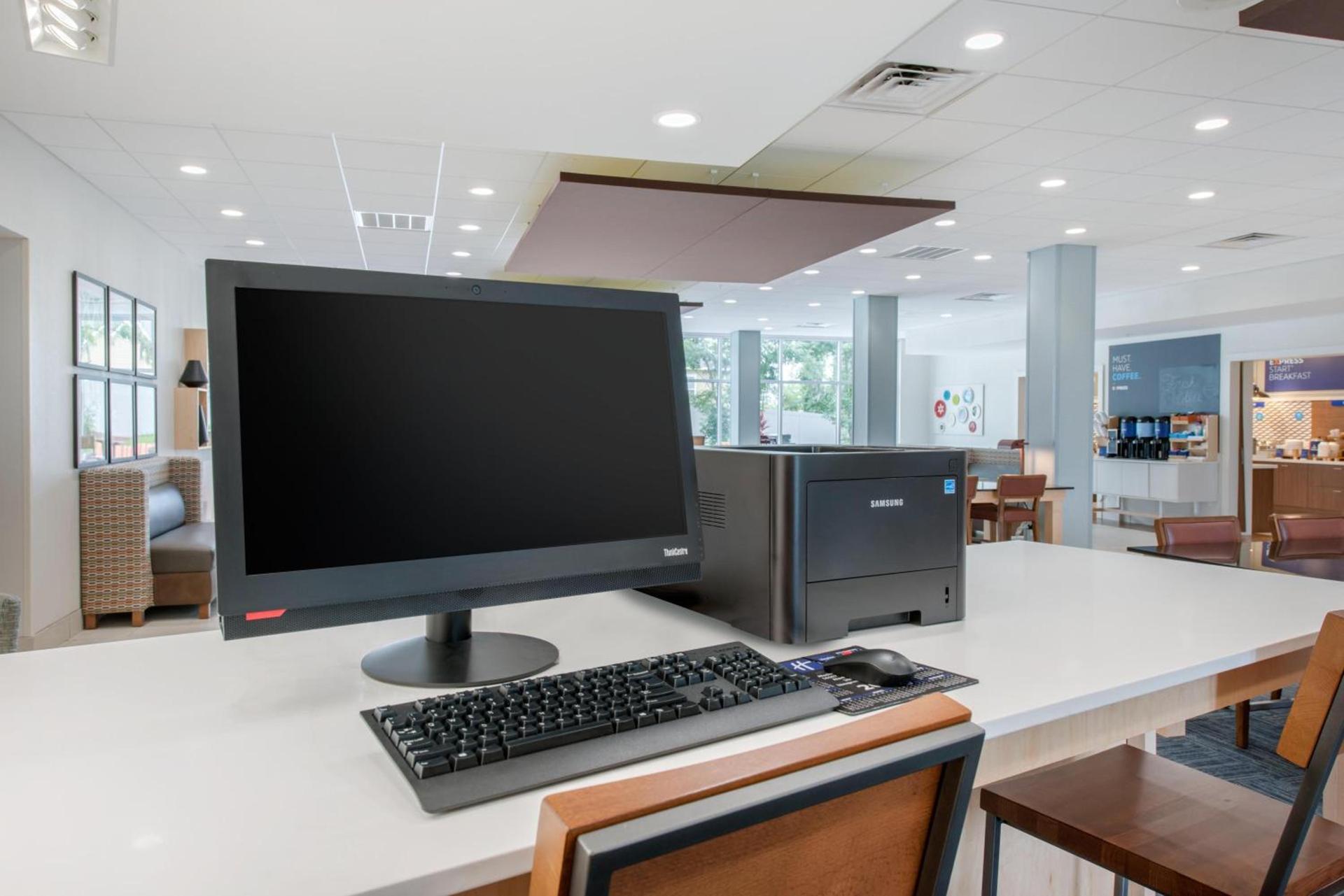 Holiday Inn Express & Suites Alachua - Gainesville Area by IHG photo 28