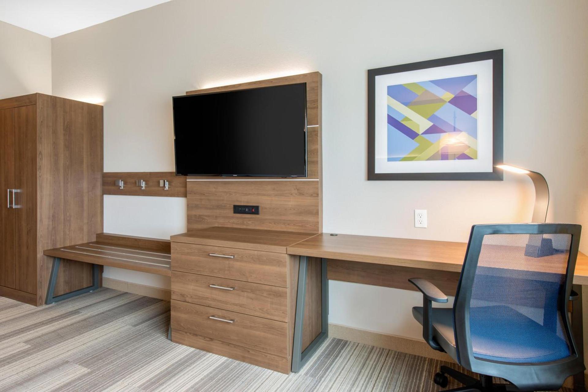 Holiday Inn Express & Suites Alachua - Gainesville Area by IHG photo 35